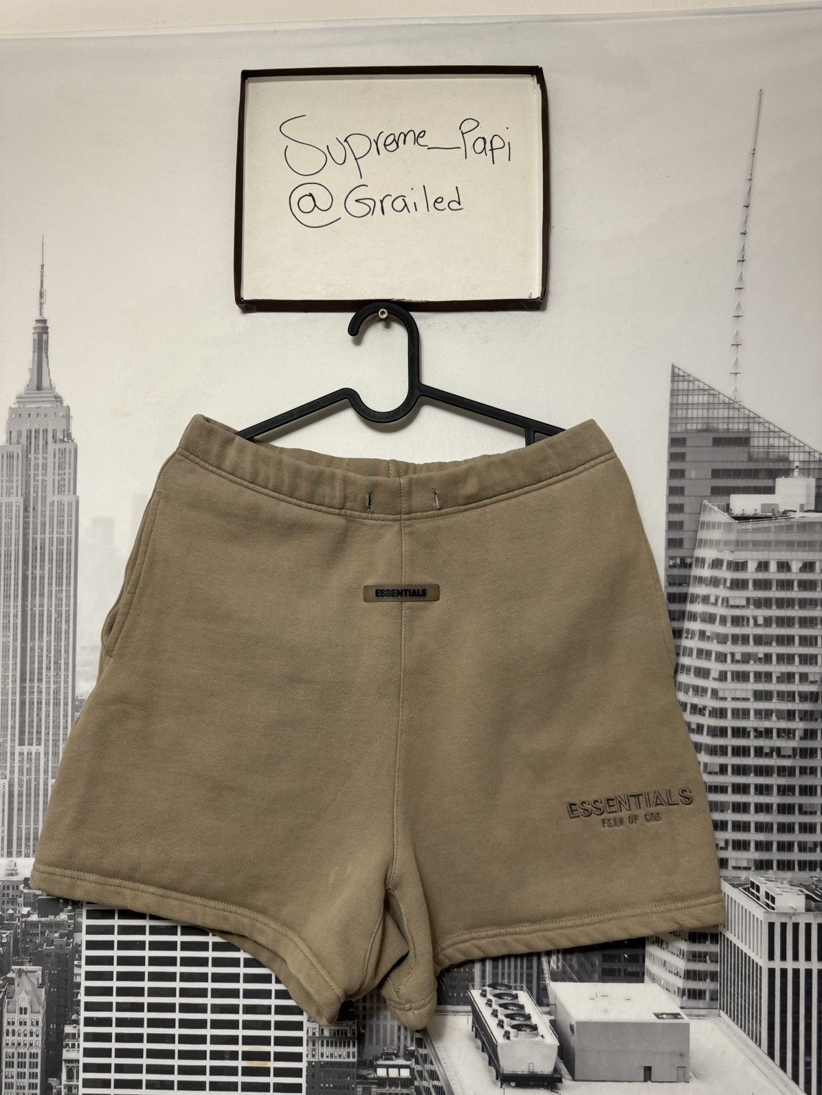 Fear of God 🔥 Fear of God Essentials OG Sweat Shorts SZ Medium Tan Size US 32 / EU 48 - 1 Thumbnail