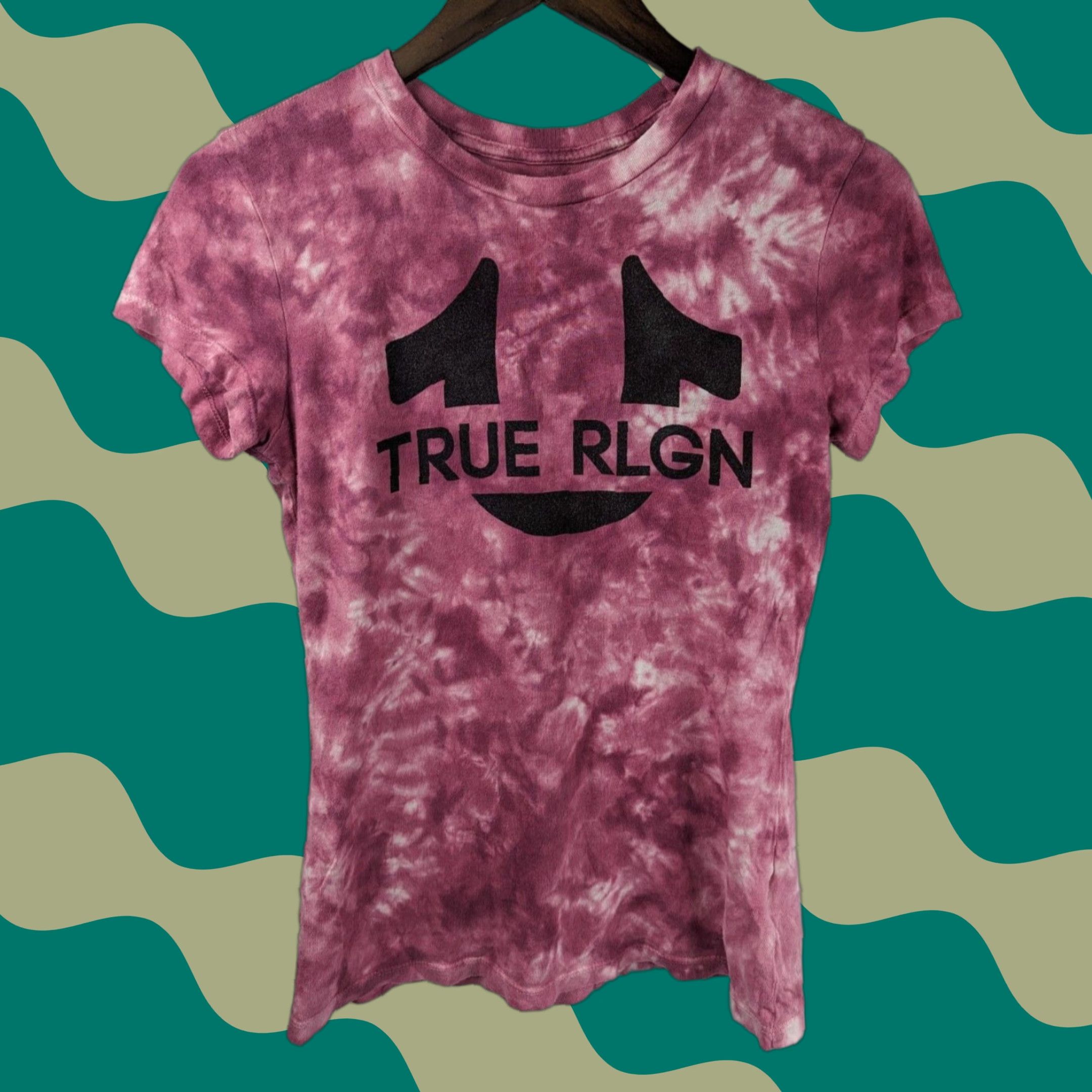 True Religion VINTAGE True Religion Tee Women’s XS Pink Horseshoe Logo Tie Dye T-Shirt Women XS Pink True Religion Tee Size XS / US 0-2 / IT 36-38 - 1 Thumbnail