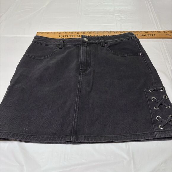 Pacsun Pacsun Black Denim Jean Skirt Size 28 with side laceup Size 28" / US 6 / IT 42 - 7 Thumbnail