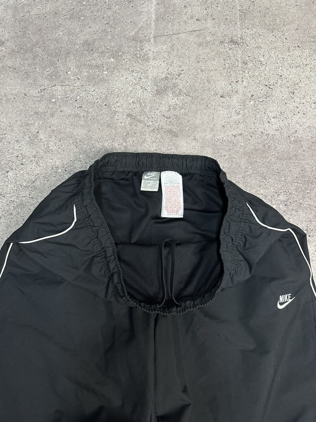 Nike × Vintage Vintage Nike Nylon Drill Pants Embroidered Logo Y2K Archival Size US 36 / EU 52 - 7 Thumbnail