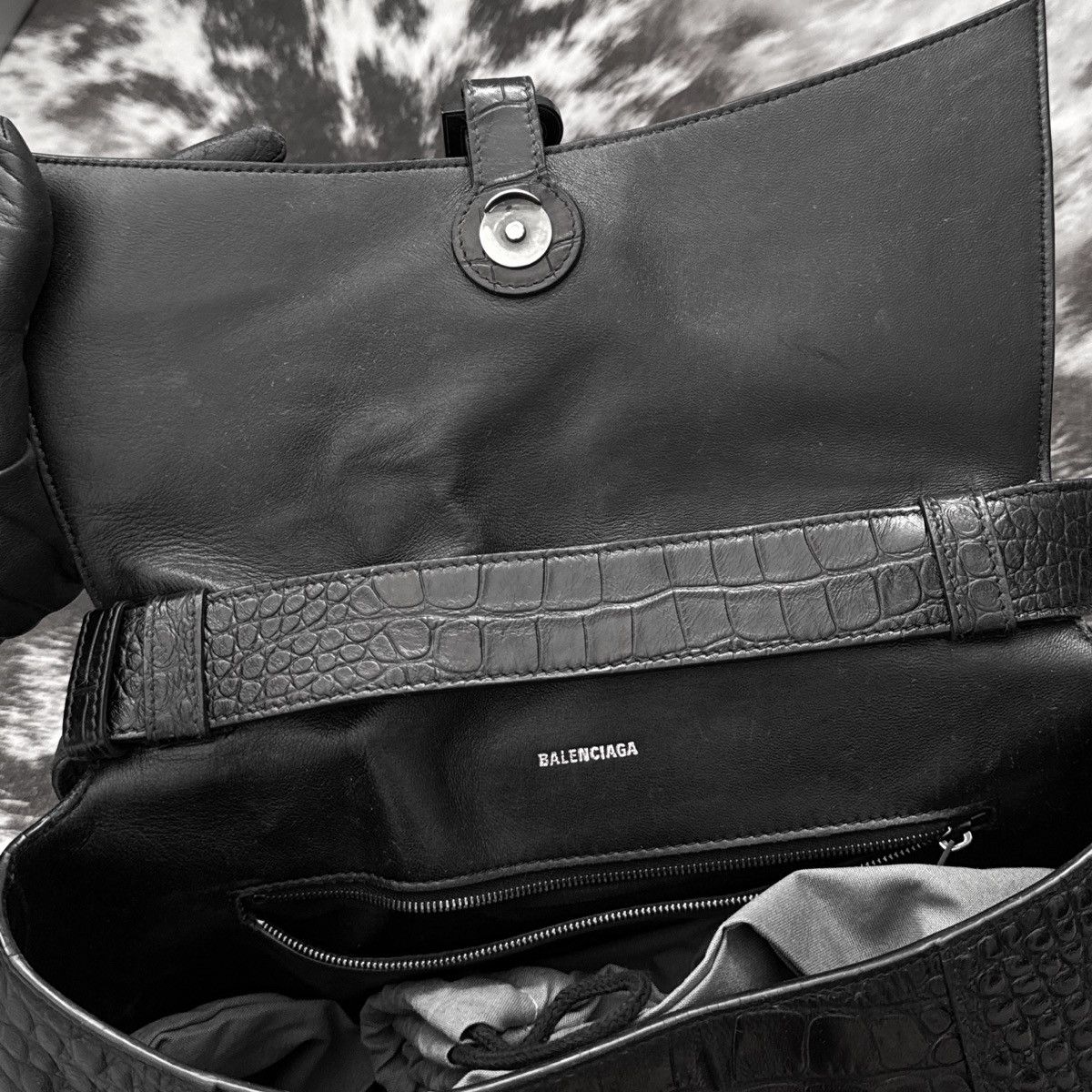 Balenciaga Balenciaga Downtown Medium Crocodile Embossed Shoulder Bag Size ONE SIZE - 14 Thumbnail