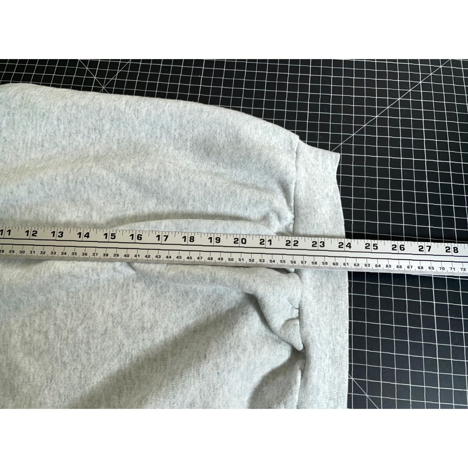 Fruit Of The Loom VINTAGE Galbraith Crest Sweatshirt Adult XL Heather Gray Raglan Sleeves Crew Neck Pullover Cotton Blend 50/50 Graphic Print Men Size US XL / EU 56 / 4 - 6 Thumbnail