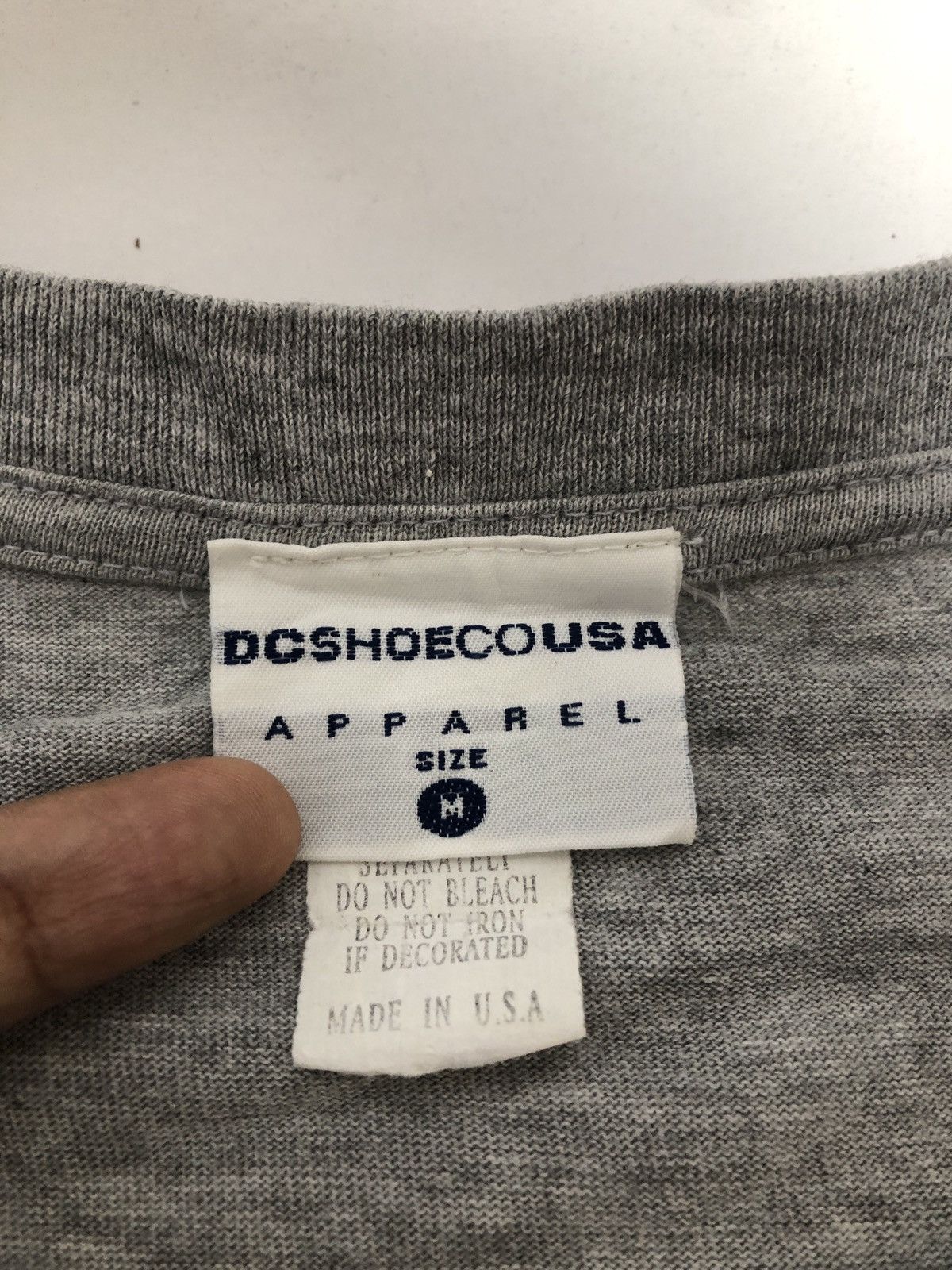 Vintage Vintage DC Shoe Co USA T-Shirt Size US M / EU 48-50 / 2 - 4 Thumbnail
