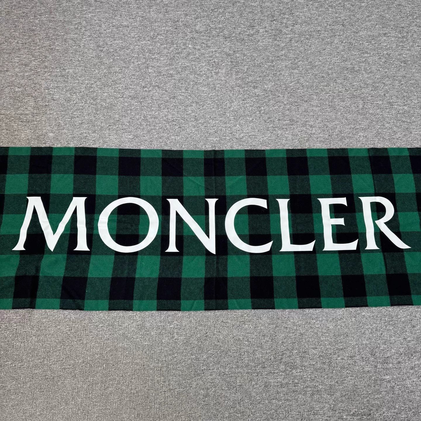 Moncler Moncler logo check cashmere oversized scarf new with tags Size ONE SIZE - 3 Thumbnail