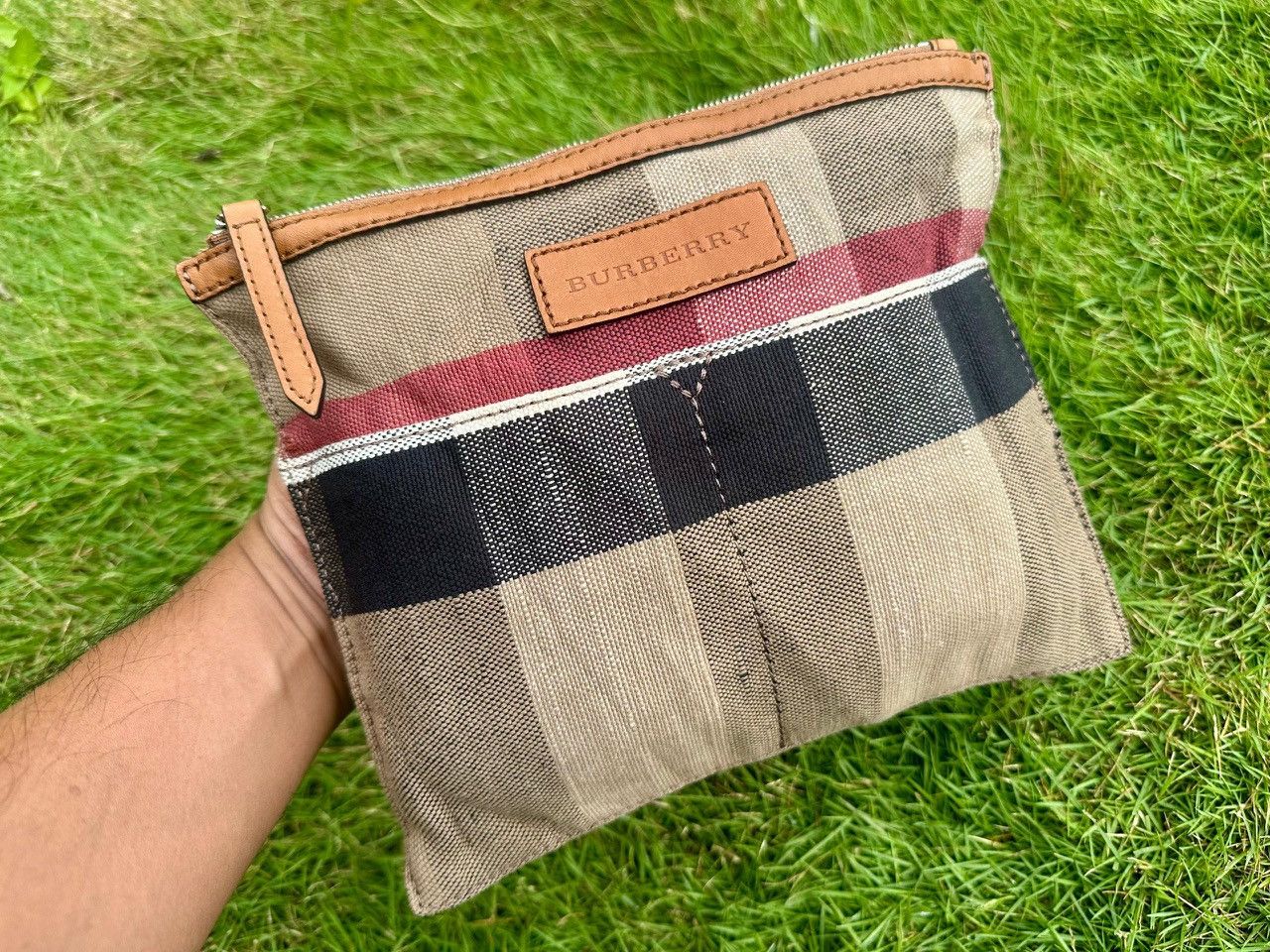 Burberry Authentic Burberry Saddle Brown Mega Check Ashby Tassel Size ONE SIZE - 10 Thumbnail