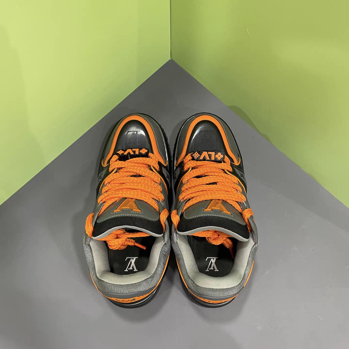 Louis Vuitton LOUIS VUITTON LV Trainer Maxi Grey & Orange K15 Size US 8 / EU 41 - 7 Thumbnail