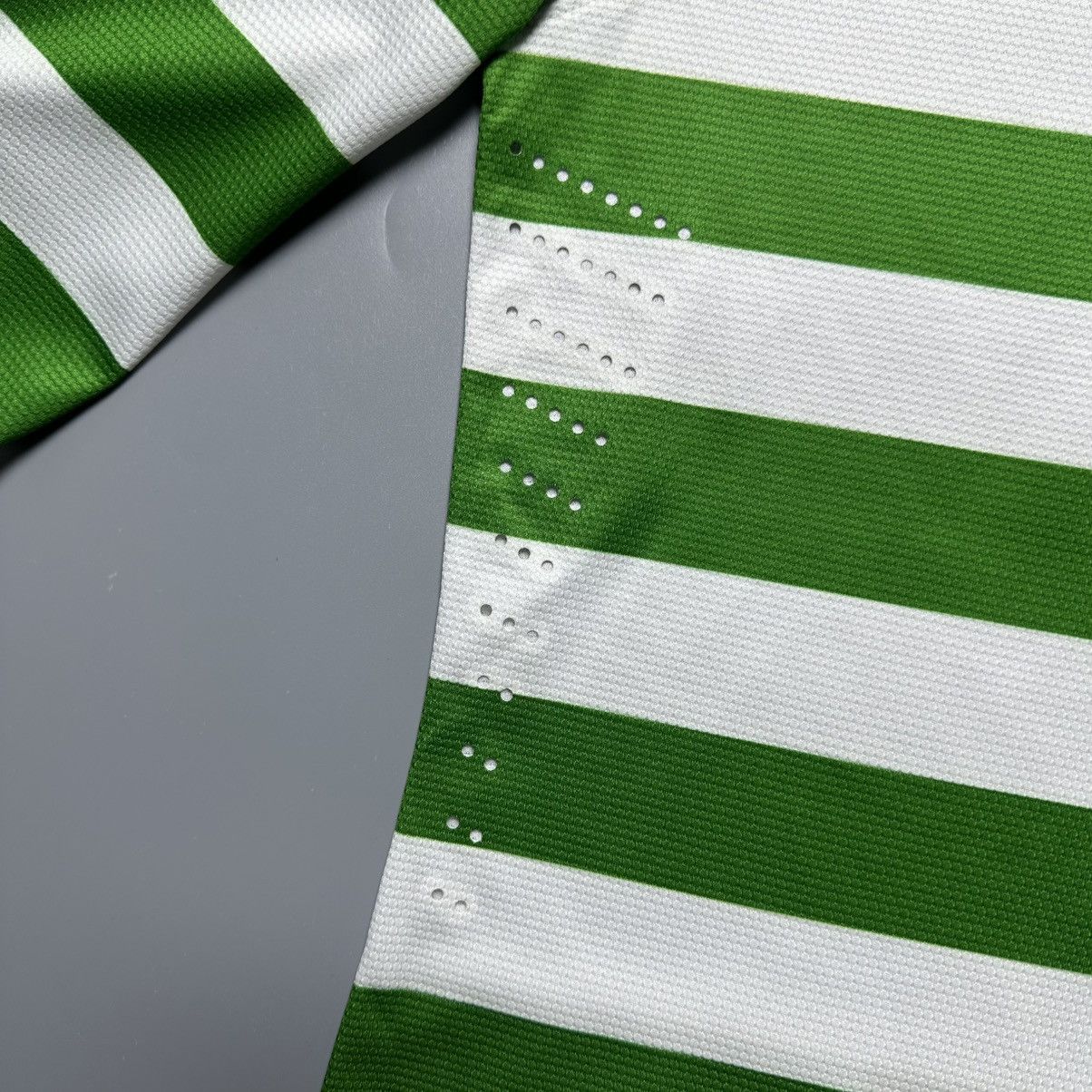 Nike CELTIC NIKE 2012/2013 FOOTBALL HOME PLAYER ISSUE JERSEY Size US XL / EU 56 / 4 - 5 Thumbnail