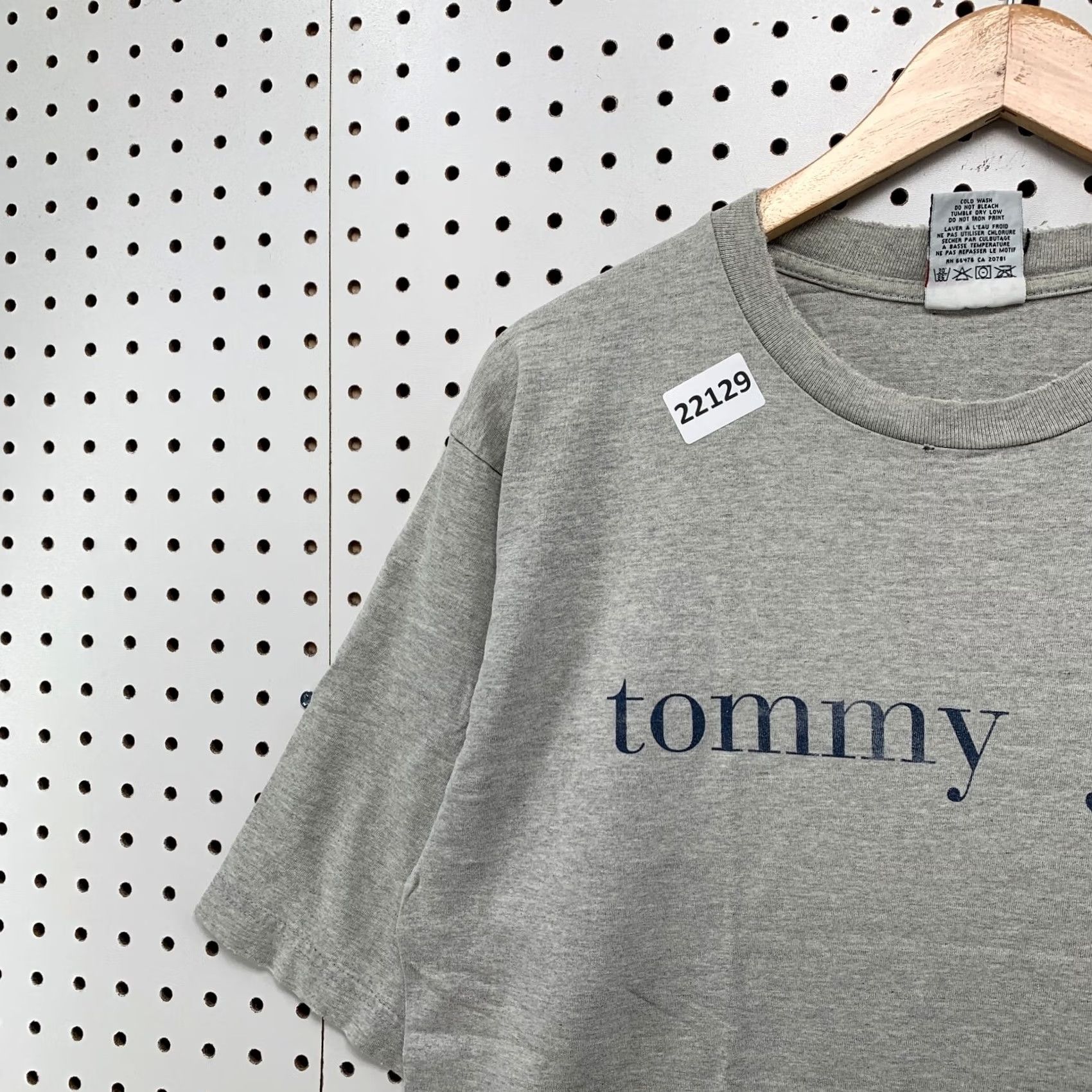 Tommy Hilfiger Vintage Tommy Hilfiger Shirt Gray Jeans Spellout Men Medium 21x30.5 USA Size US M / EU 48-50 / 2 - 7 Thumbnail