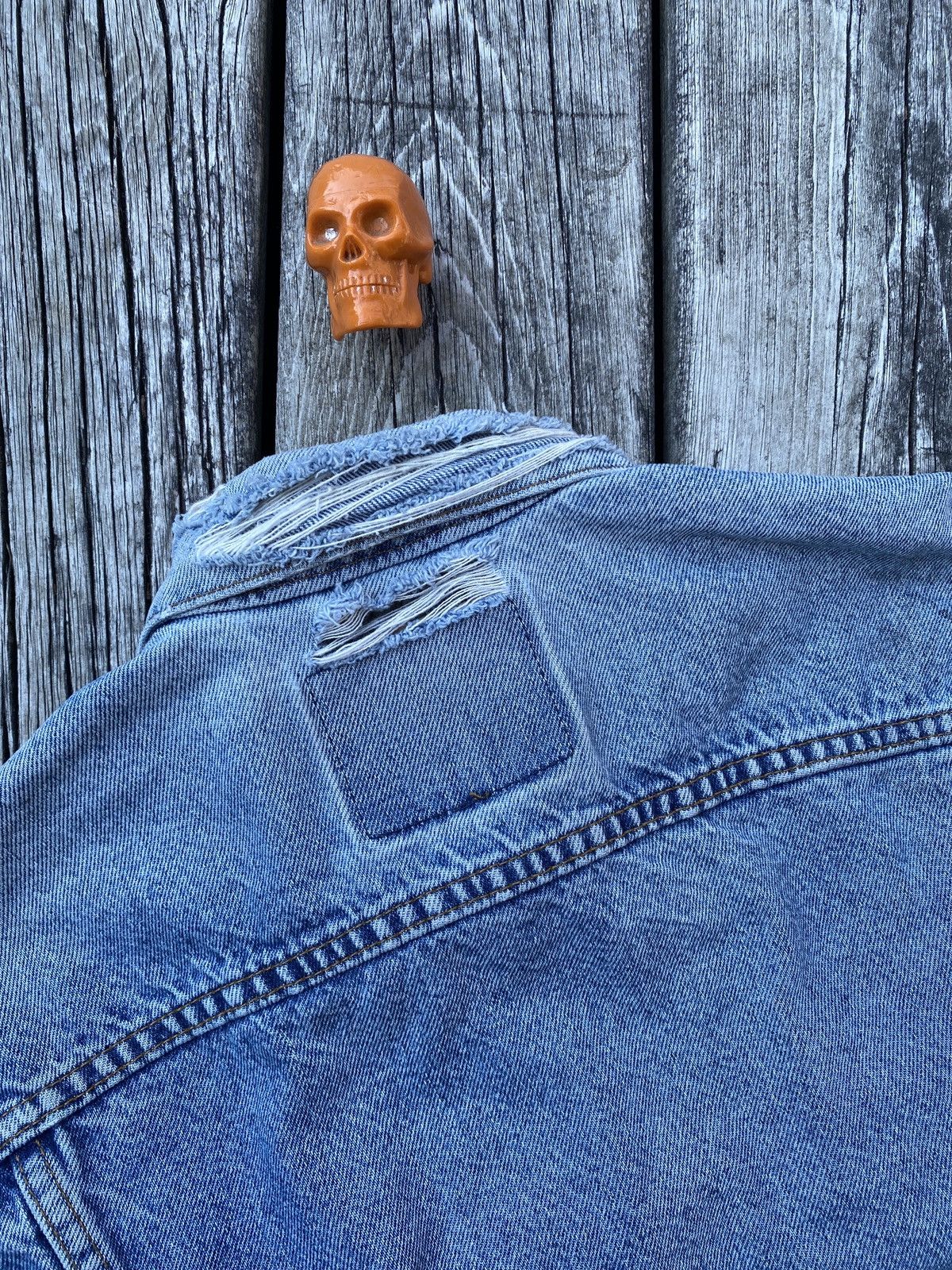 Levi's 90s distressed faded Levi's denim jacket sz 44 Size US L / EU 52-54 / 3 - 7 Thumbnail