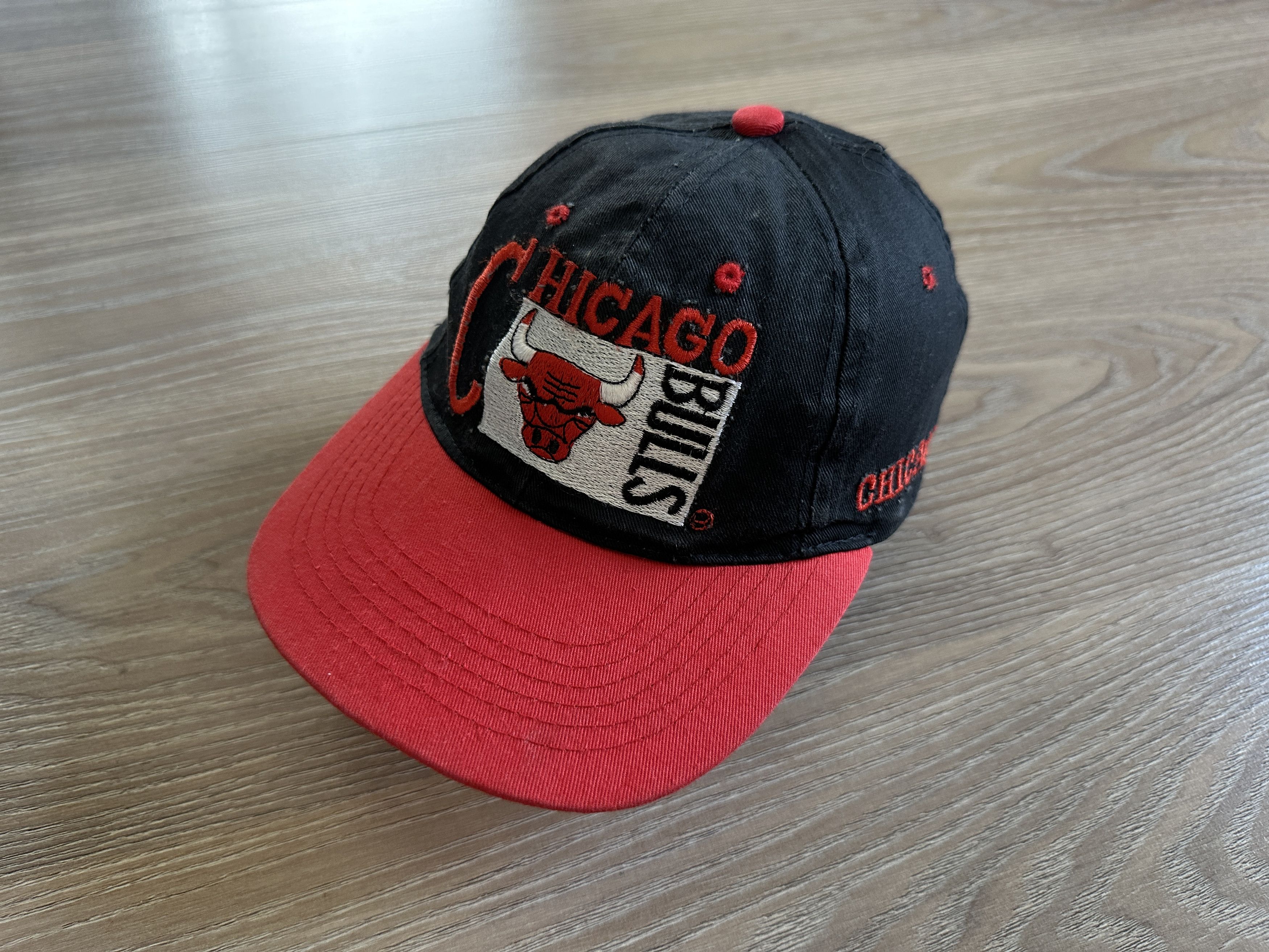 NBA Vintage Chicago Red Baseball Hat Cap Size ONE SIZE - 2 Thumbnail