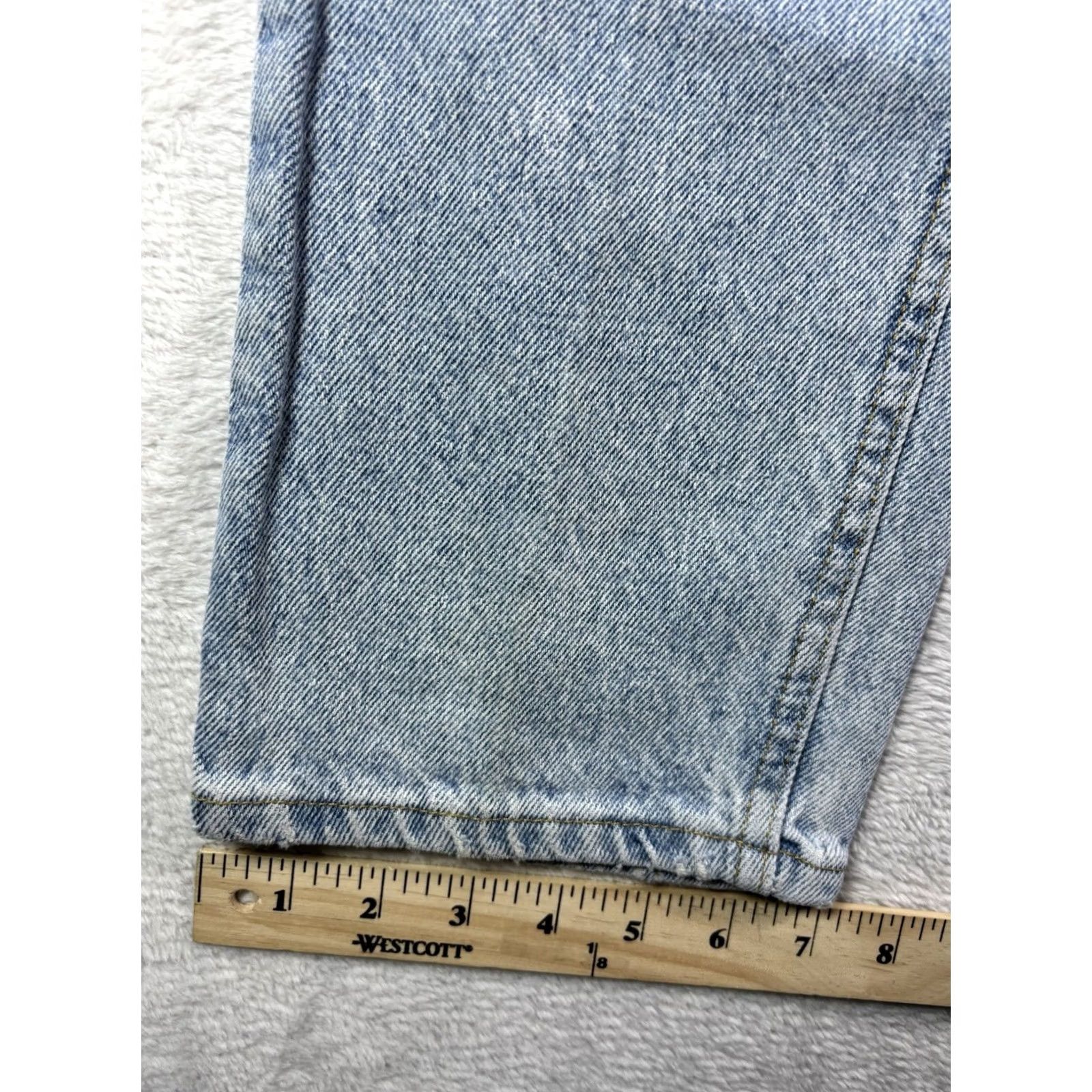 Lee VINTAGE Lee Jeans Men’s Straight Leg Size 32x30 Light Blue Wash USA USA Lee Straight Leg Jeans Mens 32x30 Blue Denim Cotton 5-Pocket Pattern Solid Size US 32 / EU 48 - 5 Thumbnail