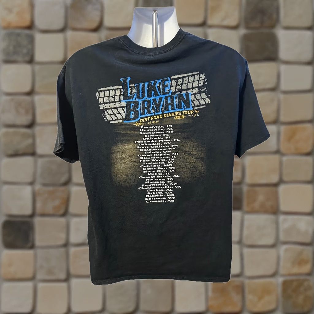 Gildan VINTAGE Luke Bryan Dirt Road Diaries 2013 Tour Shirt Adult XL Black Short Sleeve Gildan Ultra Cotton Logo Graphic Print Unisex Mens Womens Size US XL / EU 56 / 4 - 1 Thumbnail