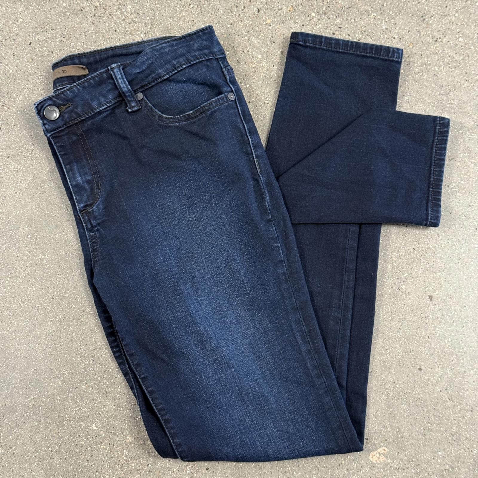 Designer Joe's Jeans Premium Denim Mid Rise Icon Women's - 28 Size 28" / US 6 / IT 42 - 1 Thumbnail