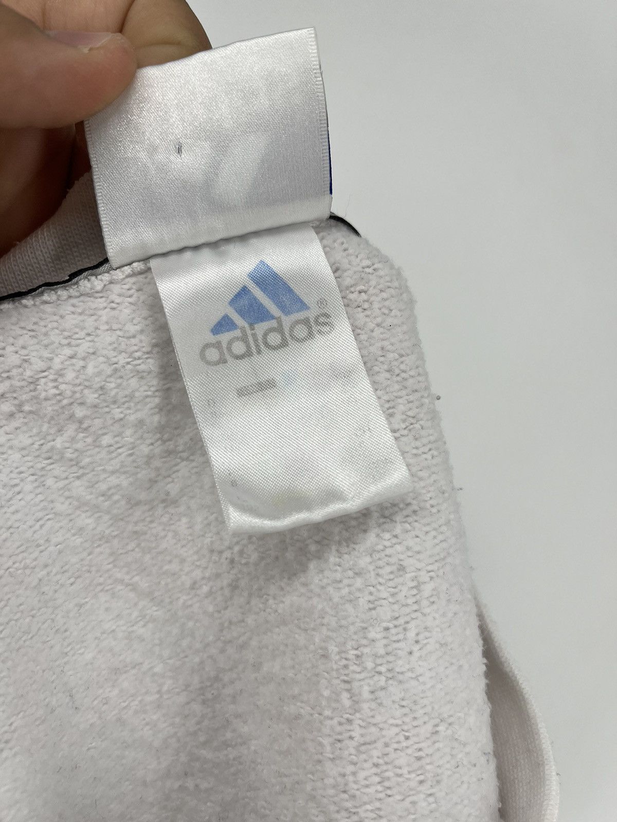 Adidas × Vintage Vintage Adidas White Embroidery Logos Sweatshirt Crazy Style Size US XL / EU 56 / 4 - 7 Thumbnail