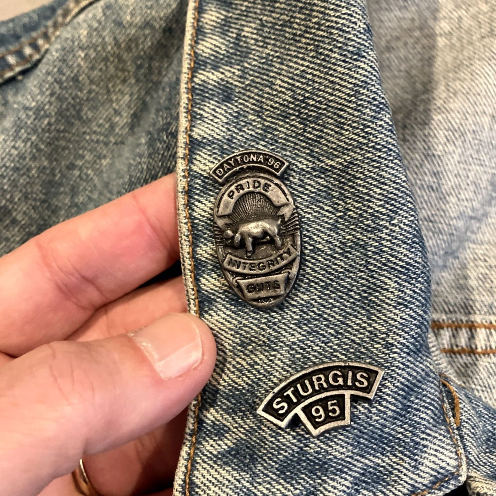 Harley Davidson VINTAGE Harley Davidson Denim Biker Vest XL RARE HOG Pins Baltimore Patch Size US XL / EU 56 / 4 - 3 Thumbnail
