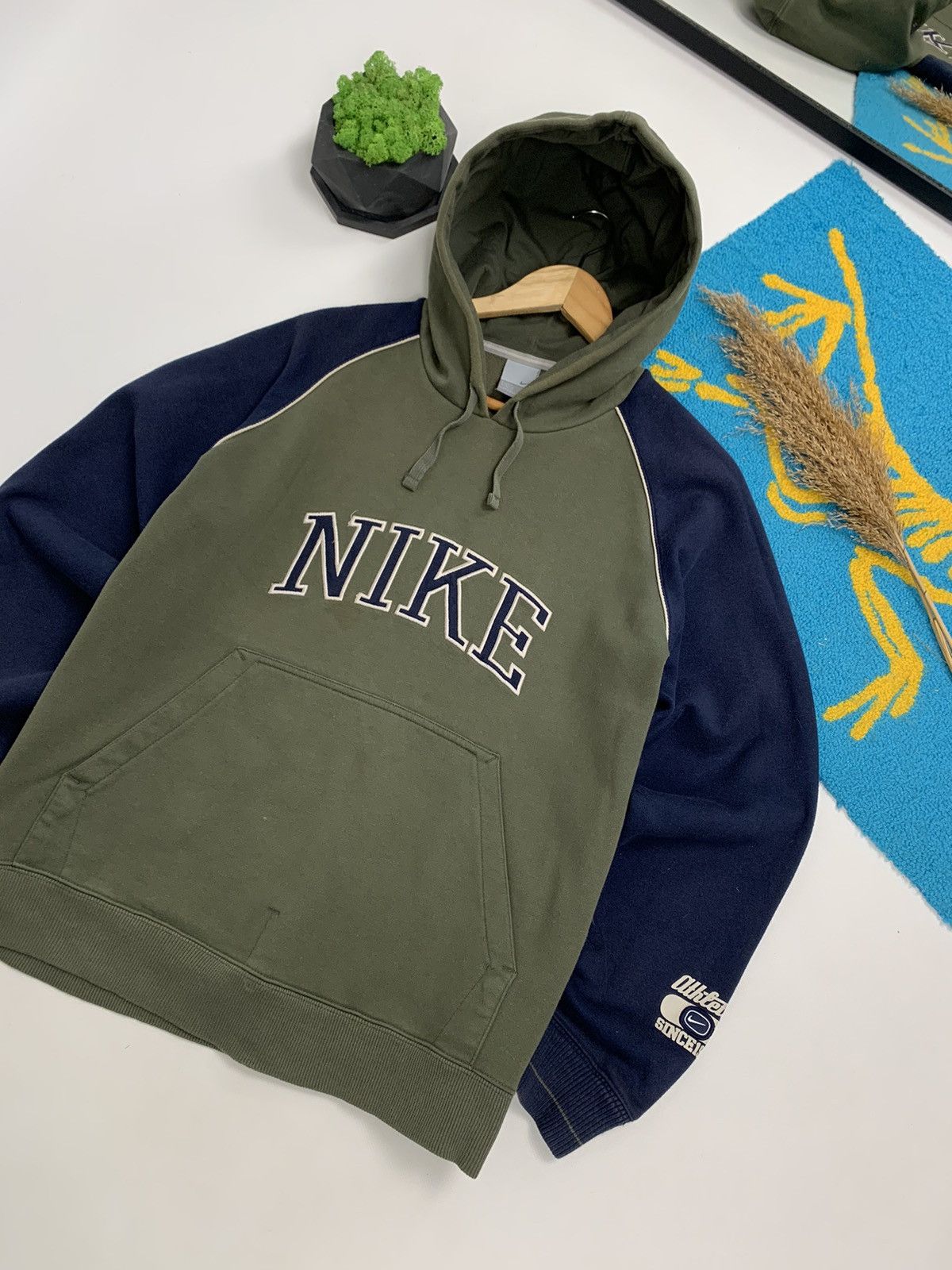 Nike × Vintage Vintage 90’s Nike Big Logo Hoodie Size US L / EU 52-54 / 3 - 3 Thumbnail