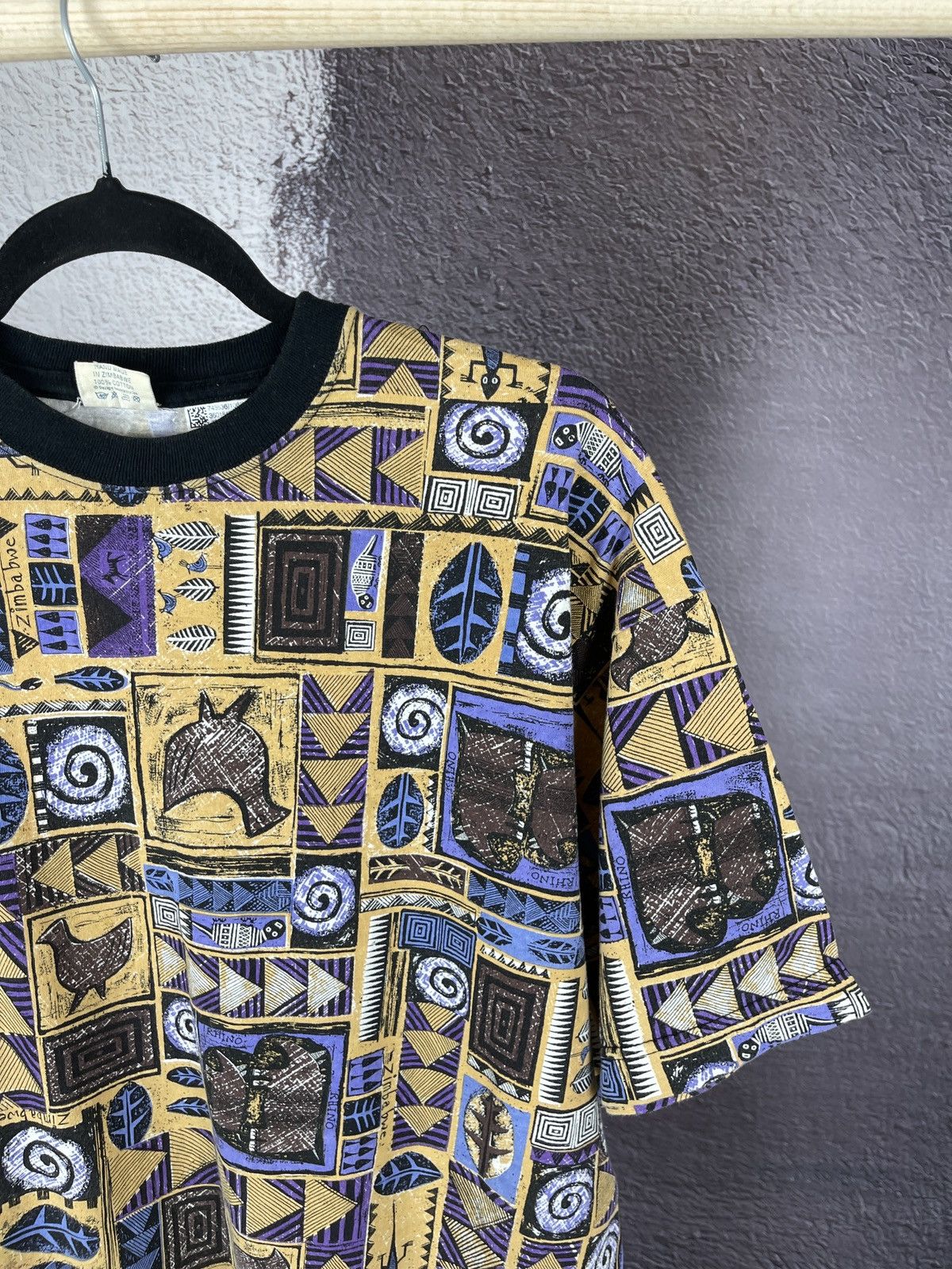 Vintage Earth vintage handmade in Zimbabwe Rhino allover print tee Size US L / EU 52-54 / 3 - 6 Thumbnail