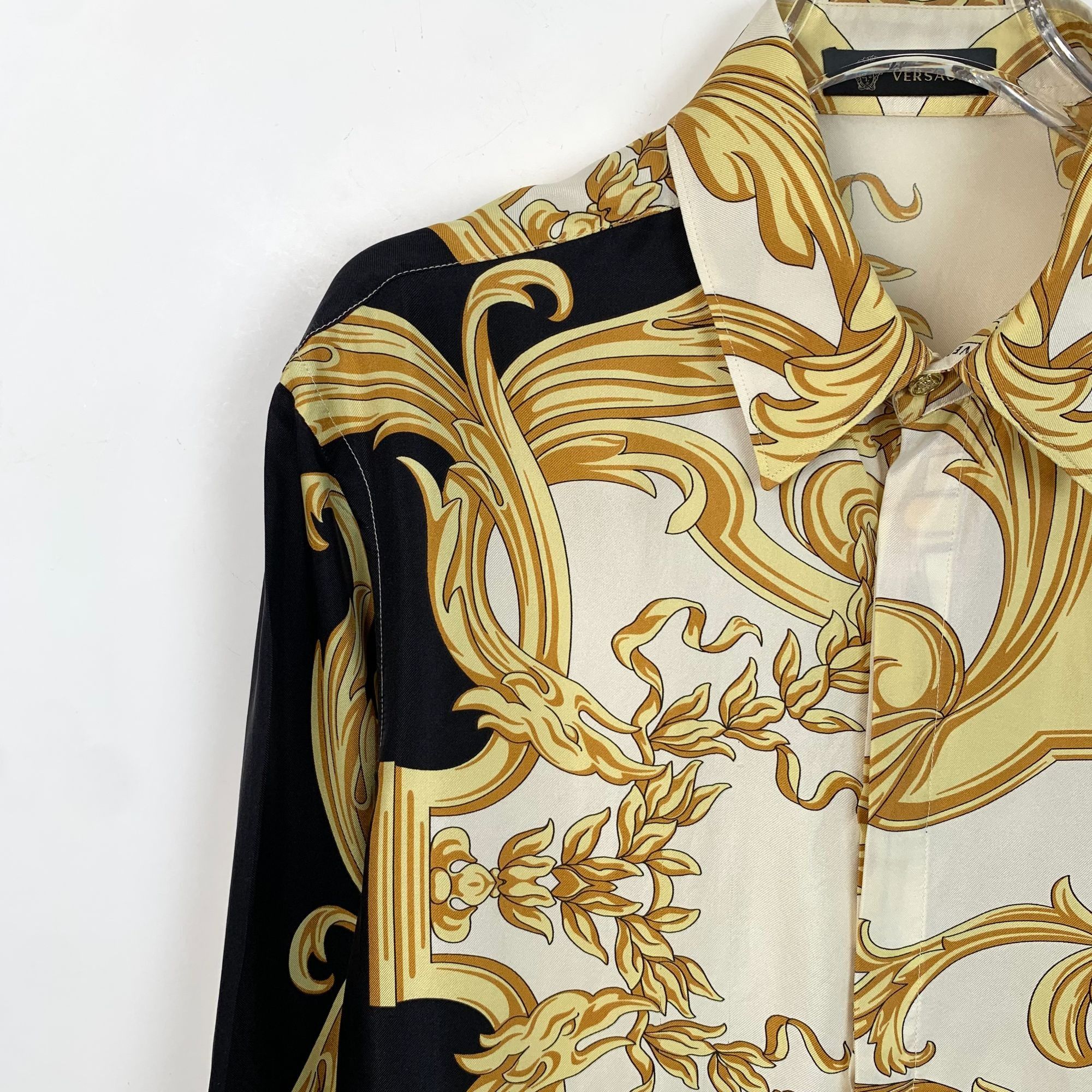 Versace Versace Baroque Print Button-Up Silk Shirt Size XS / US 0-2 / IT 36-38 - 3 Thumbnail