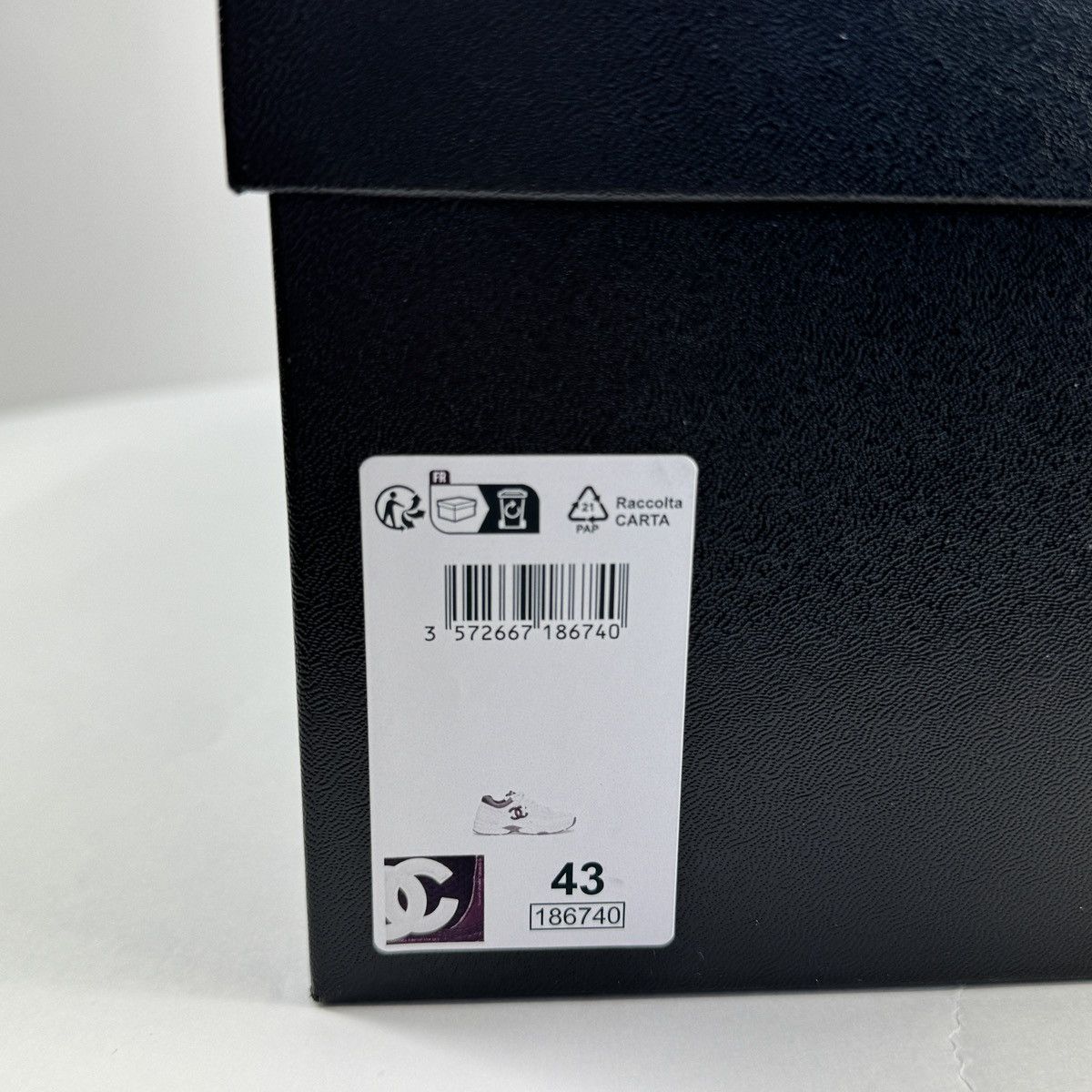 Chanel CLASSIC LOW TOP LOGO SNEAKERS Size US 10 / EU 43 - 13 Thumbnail