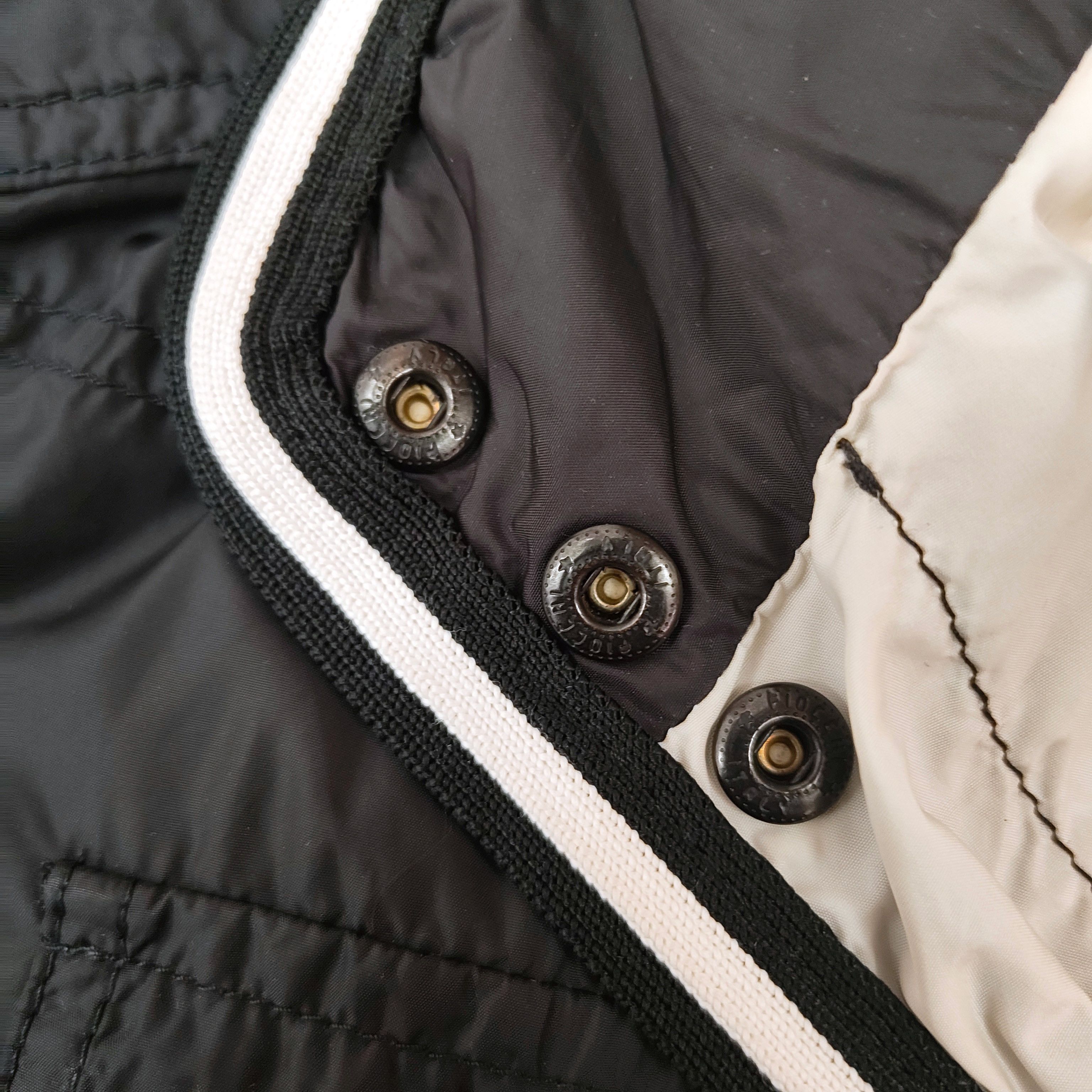 Moncler Moncler vintage women lightweight windbreaker jacket black M Size S / US 4 / IT 40 - 7 Thumbnail
