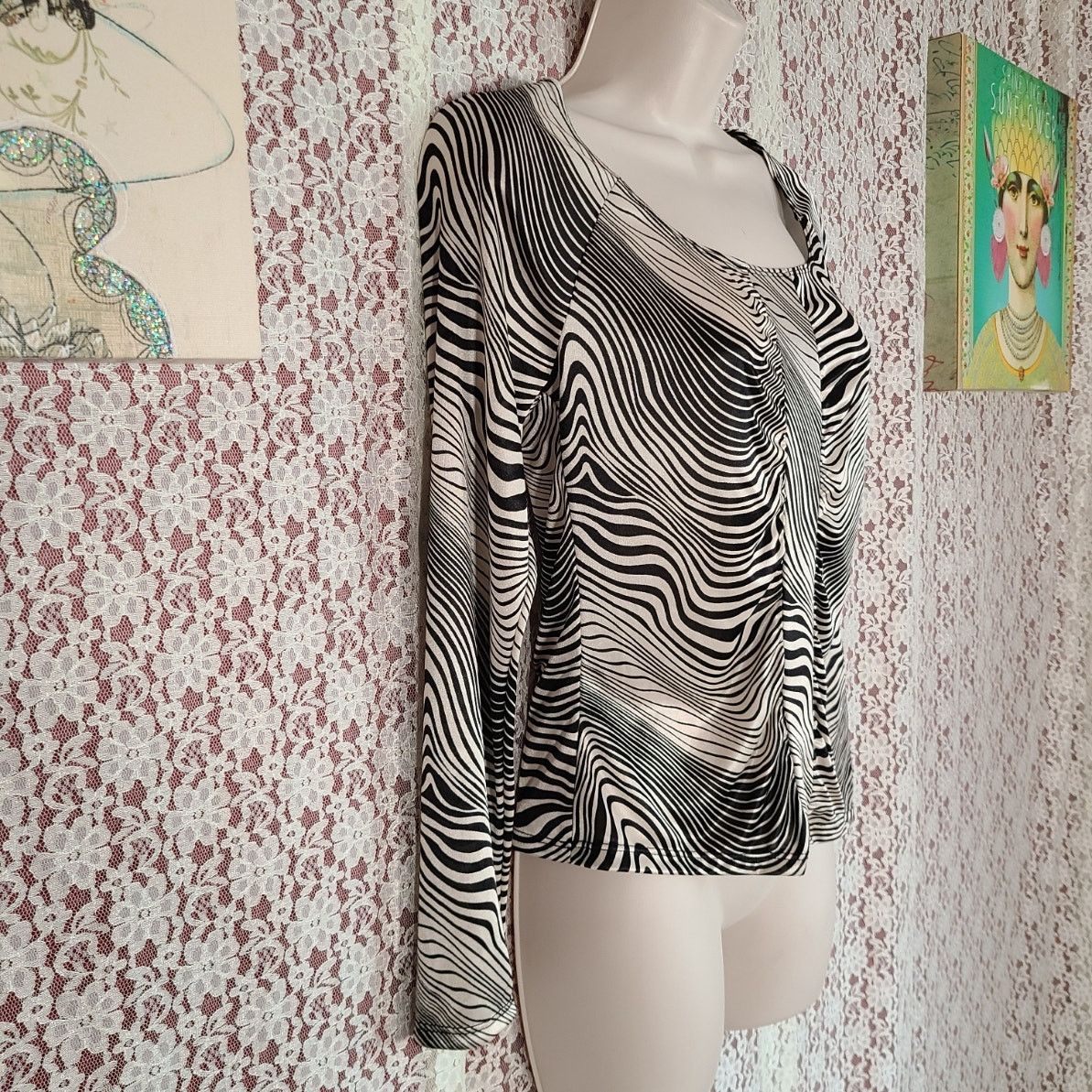 Vintage vintage 90s faith love passion black white blouse sz medium Size M / US 6-8 / IT 42-44 - 2 Thumbnail