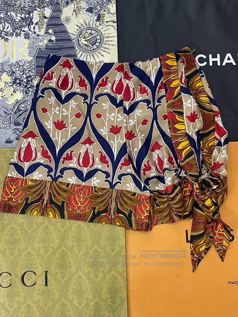 Prada Prada Colourful silk printed shorts Size US 40 / EU 56 - 1 Thumbnail