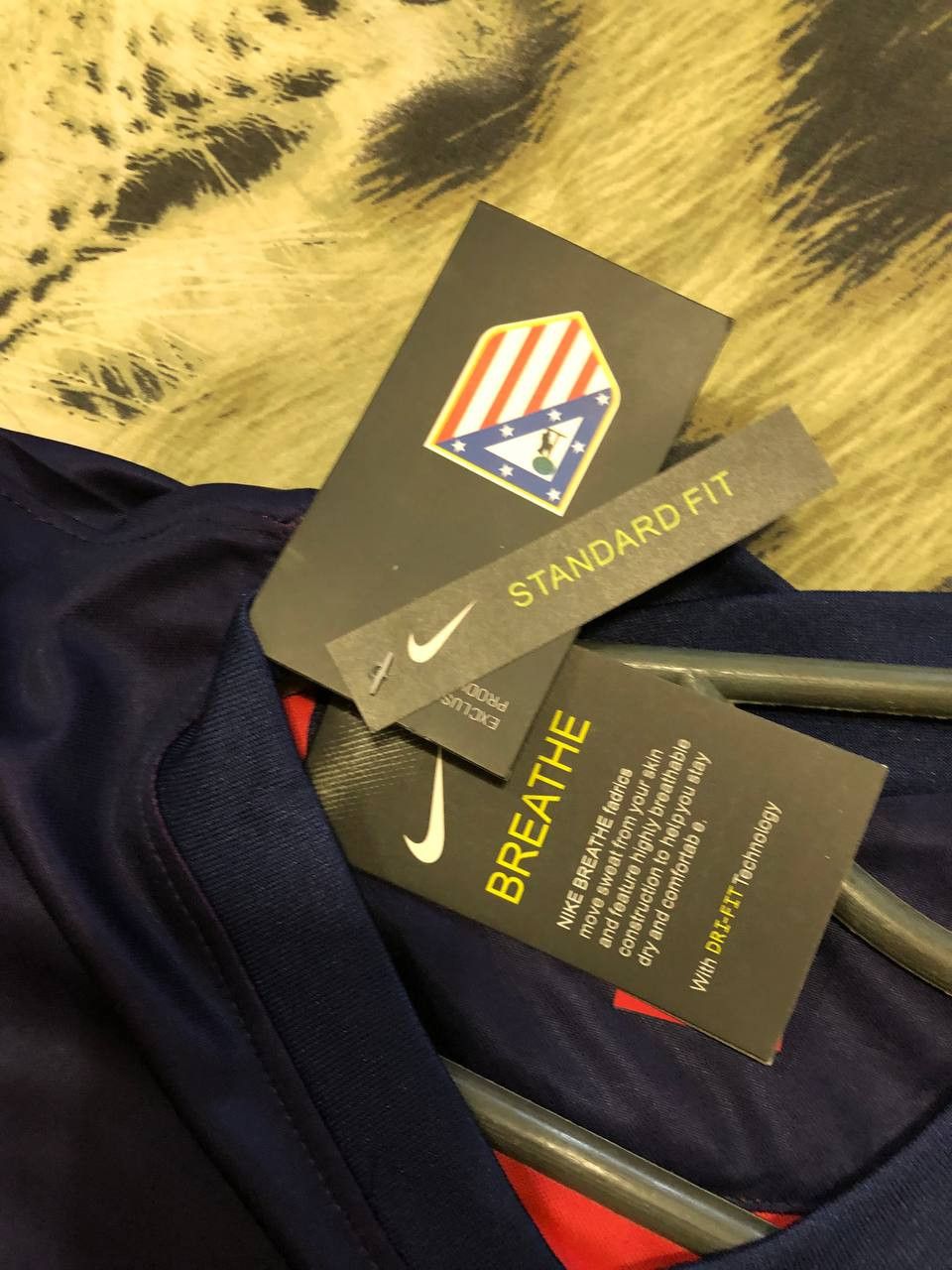 Nike ATLETICO MADRID FOOTBALL SHIRT SOCCER JERSEY NIKE Size US L / EU 52-54 / 3 - 6 Thumbnail
