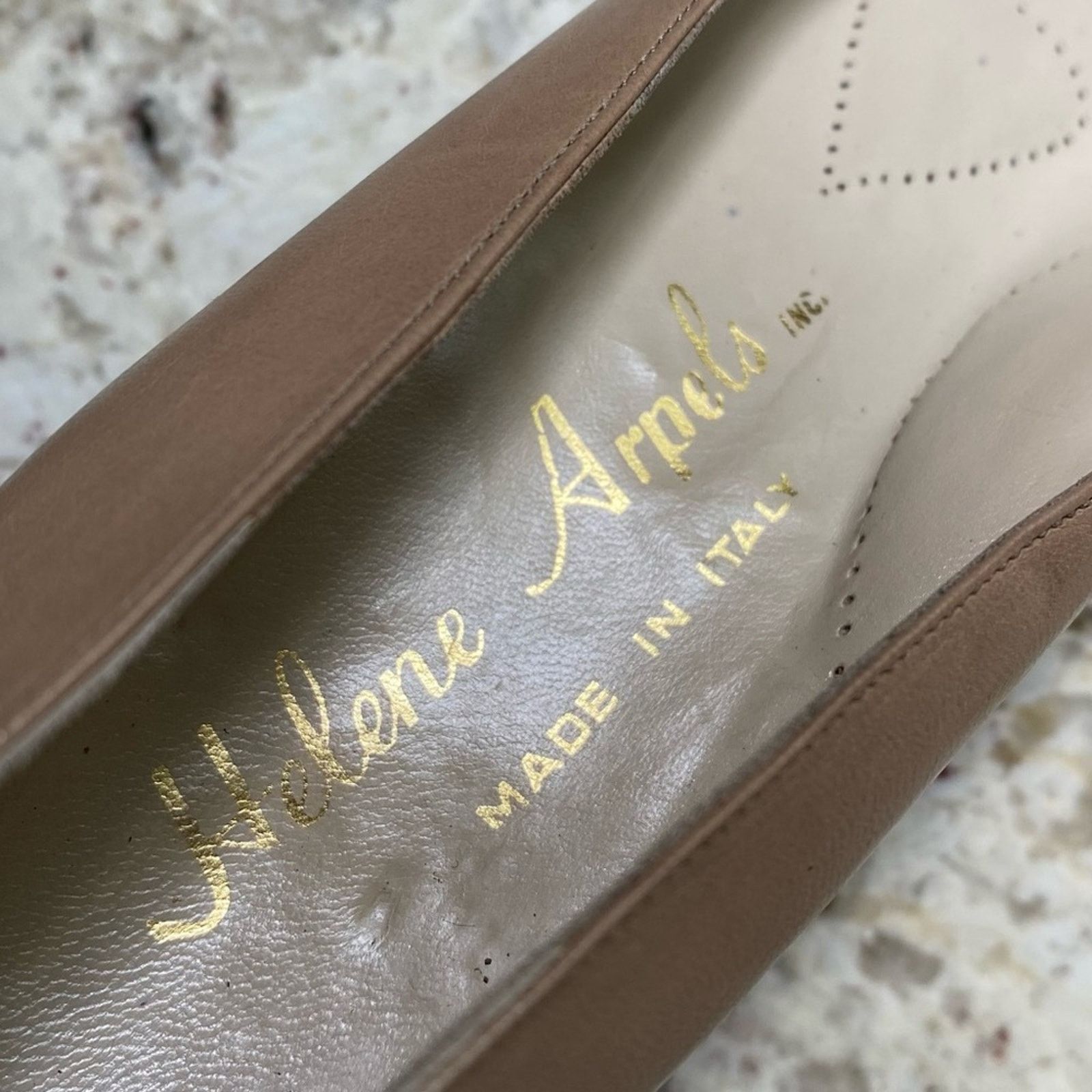 Other Helene Arpels Tan Leather Classic Pumps Italy 9.5 AA Size US 9.5 / IT 39.5 - 9 Thumbnail