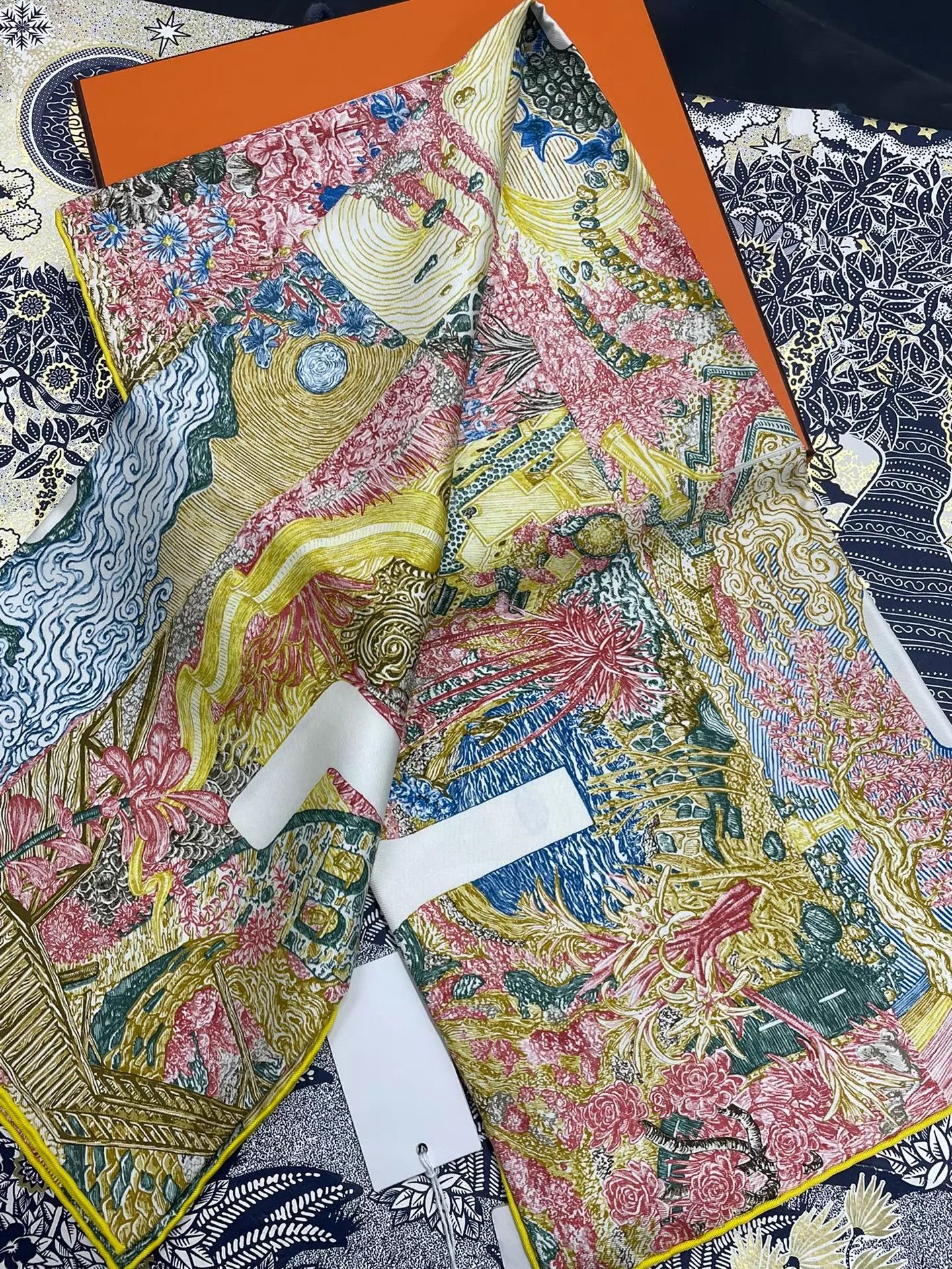 Hermes Hermes "Vive la Liberte" 90x90 Scarf New with Box Size ONE SIZE - 3 Thumbnail