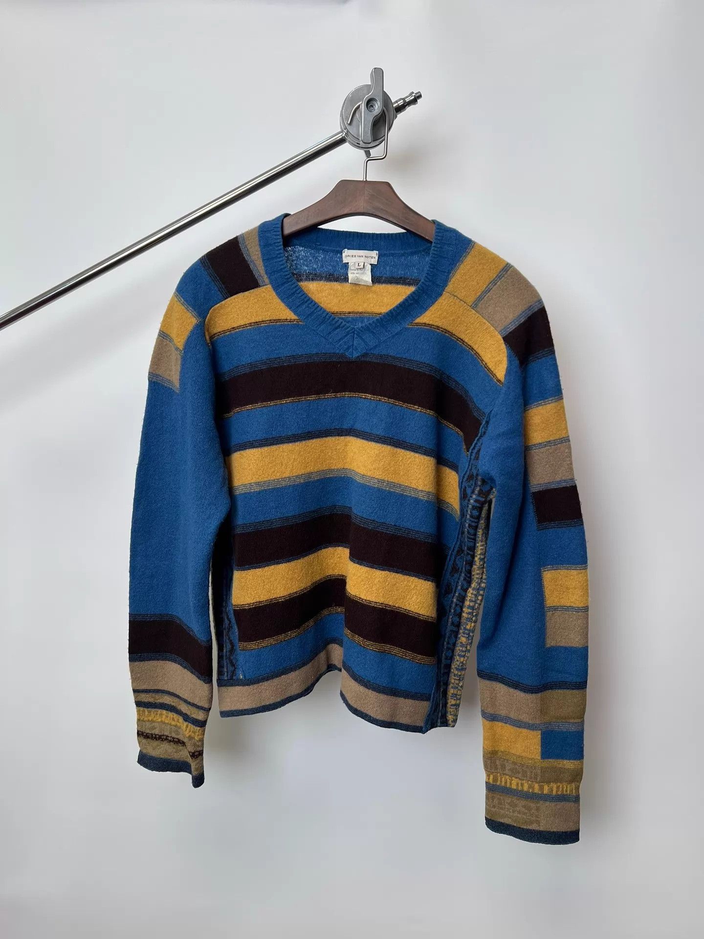 Dries Van Noten Dries Van Noten Color Blocked V-Neck Knit Sweater L Size L / US 10 / IT 46 - 1 Thumbnail