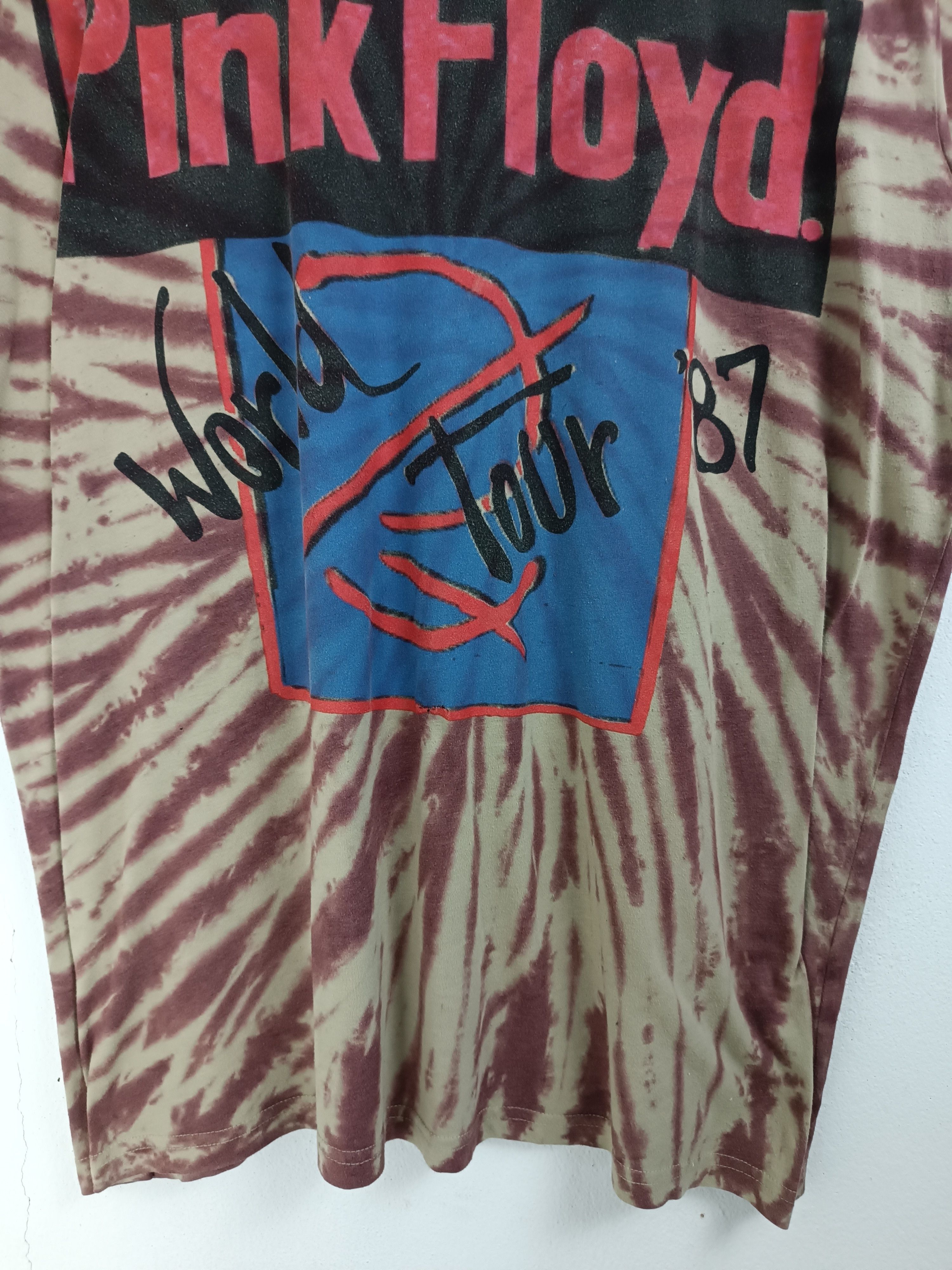 Pink Floyd VINTAGE PINK FLOYD WORLD TOUR 87 REISSUE TIE DYE VERY RARE Size US XXL / EU 58 / 5 - 6 Thumbnail