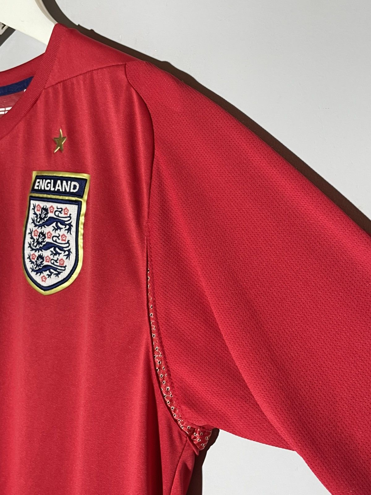 Umbro National Team England Umbro 2006 Away Vintage Football Shirt Size US L / EU 52-54 / 3 - 9 Thumbnail