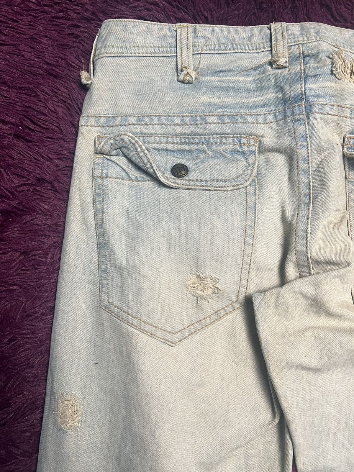 TROVE Archive TROVE Japanese Brand Distressed Light Wash Denim(45) Size US 34 / EU 50 - 13 Thumbnail