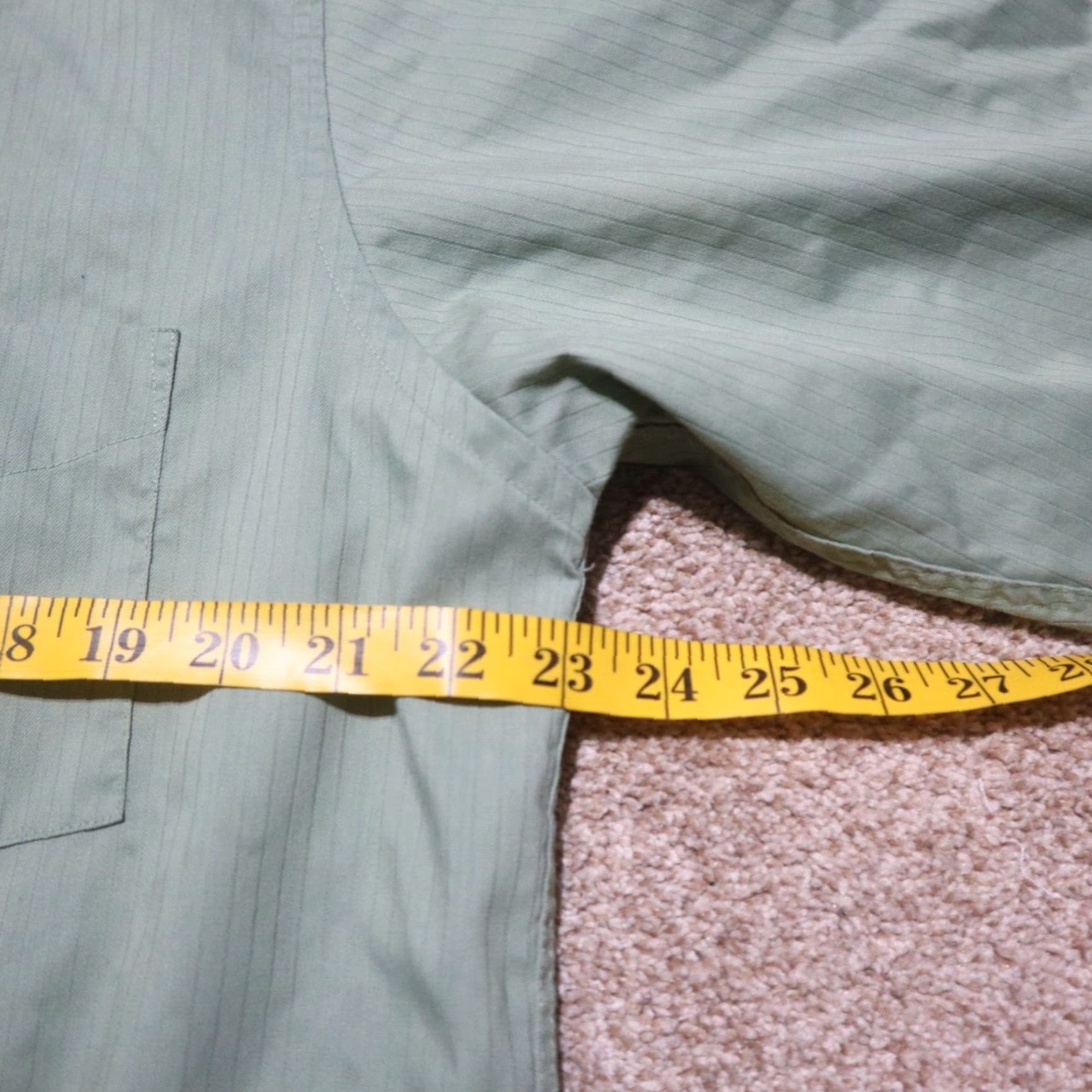 Arrow Arrow Green Satin Twill Long Sleeve Shirt Men's L Regular 16 34/35 Button-Front Cotton Blend 5-Button 90s Style Mens Size US L / EU 52-54 / 3 - 5 Thumbnail