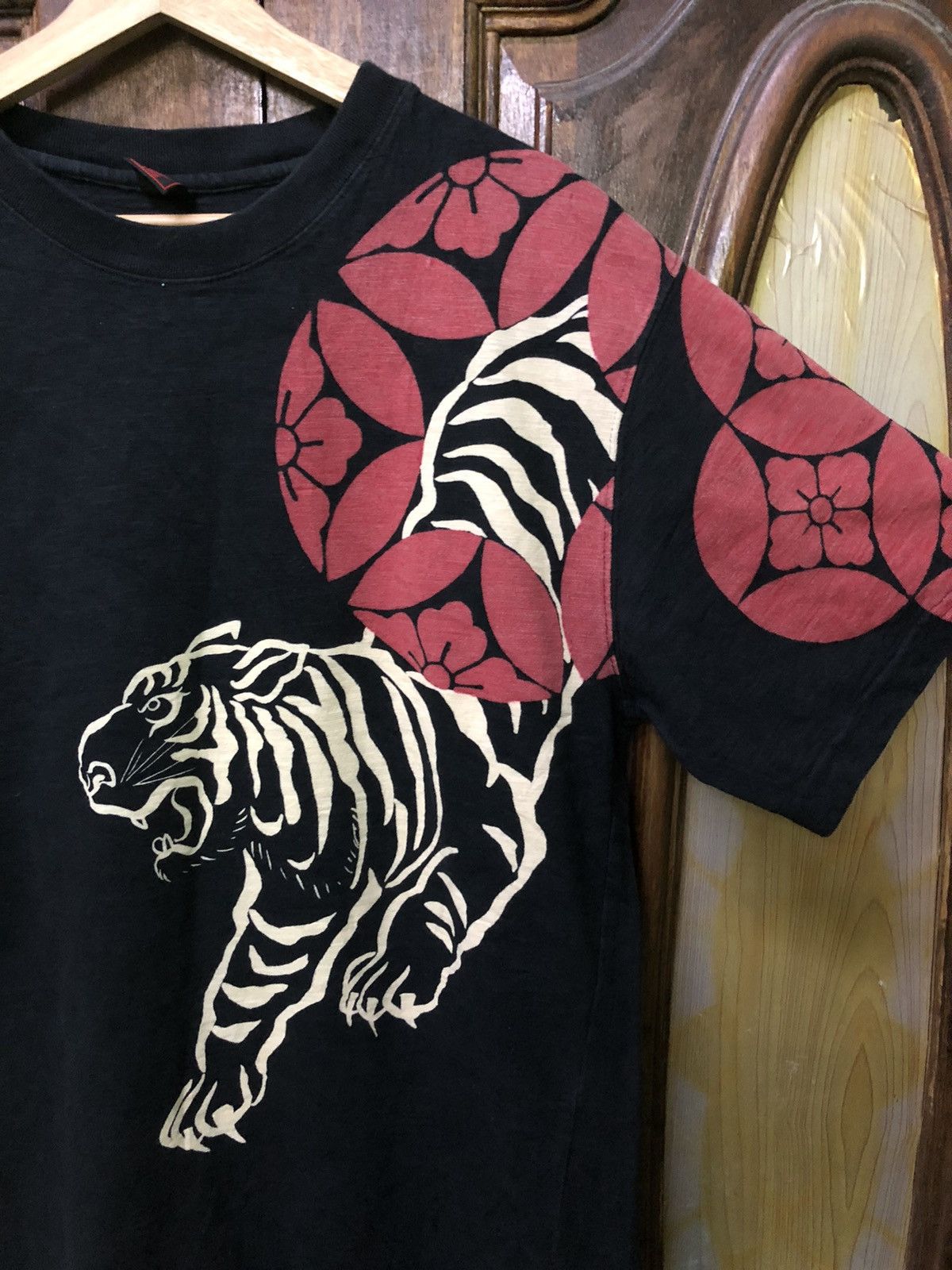 Bullet Noise Vintage Sukajan Angry Tiger Rare Shirt Tee Size US L / EU 52-54 / 3 - 6 Thumbnail
