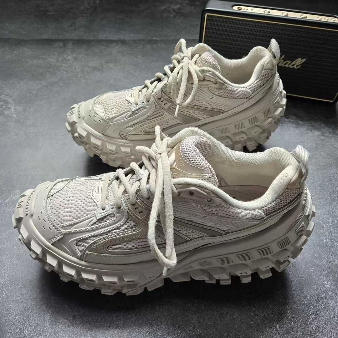 Balenciaga Balenciaga Brown Lowtop Sneakers 40 Men Size US 7.5 / EU 40-41 - 1 Thumbnail