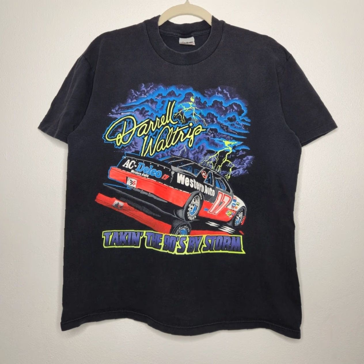 Vintage VINTAGE Darrell Waltrip Lightning Storm Single Stitch Shirt Stedman L Black Unisex Adults Large 90s Size US L / EU 52-54 / 3 - 2 Thumbnail