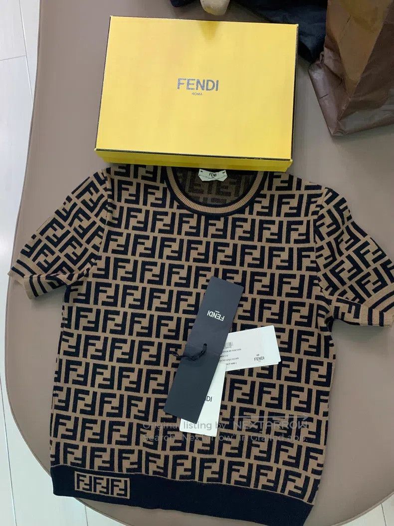 Fendi Fendi Monogram Knit Short Sleeve Size XS / US 0-2 / IT 36-38 - 1 Thumbnail