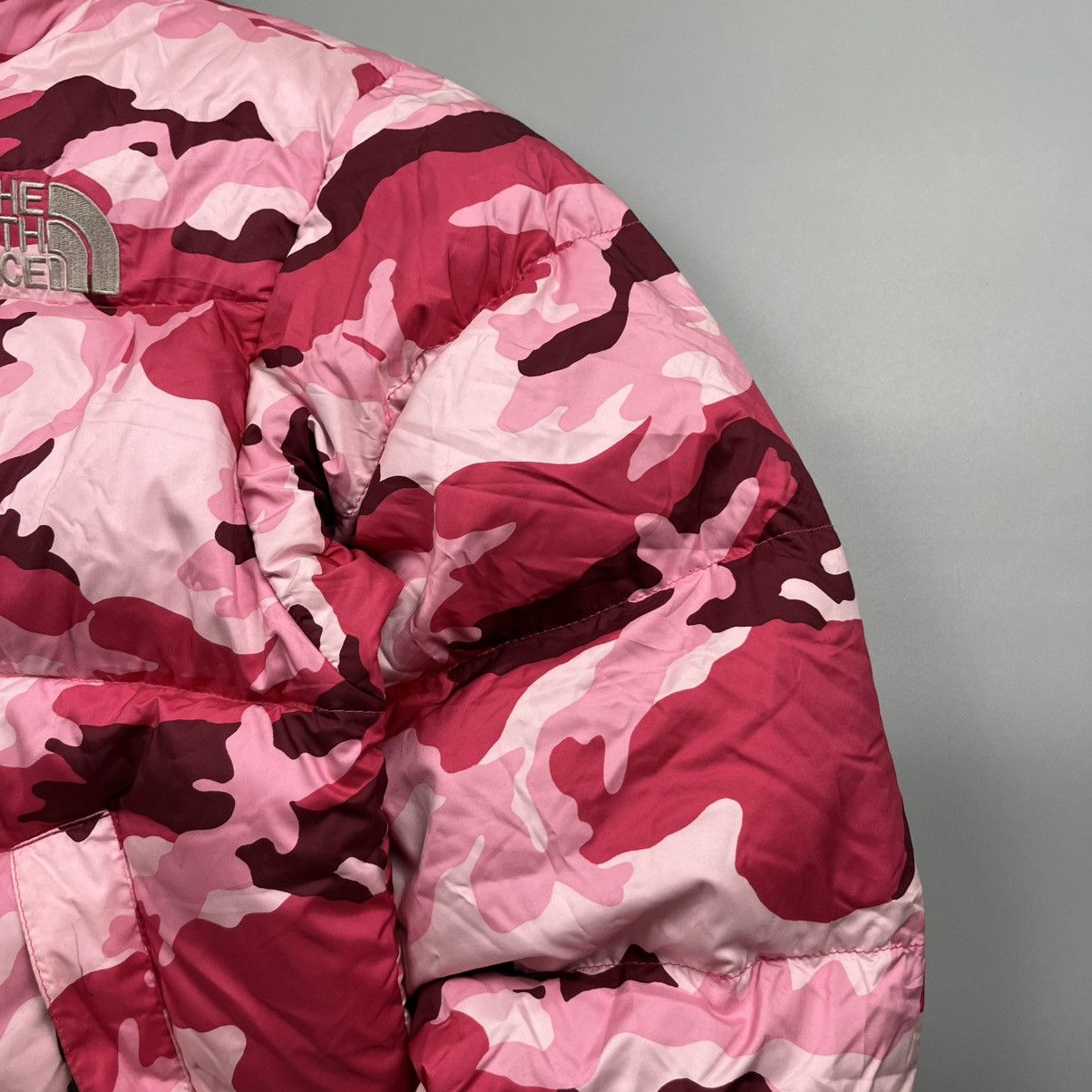 The North Face The North Face - Pink Camouflage Nuptse Puffer 600 Size US S / EU 44-46 / 1 - 6 Thumbnail