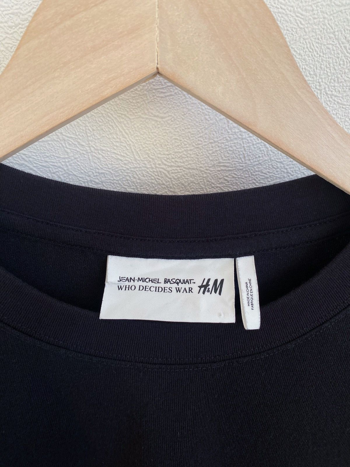 H&M × Jean-Michel Basquiat × Who Decides War WHO DECIDES WAR x BASQUIAT x H&M RELAXED FIT COTTON T-SHIRT Size US L / EU 52-54 / 3 - 7 Thumbnail