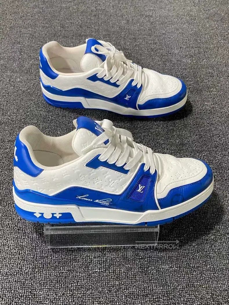 Louis Vuitton Louis Vuitton Blue and white embossed full-print trainer b Size US 7.5 / EU 40-41 - 3 Thumbnail