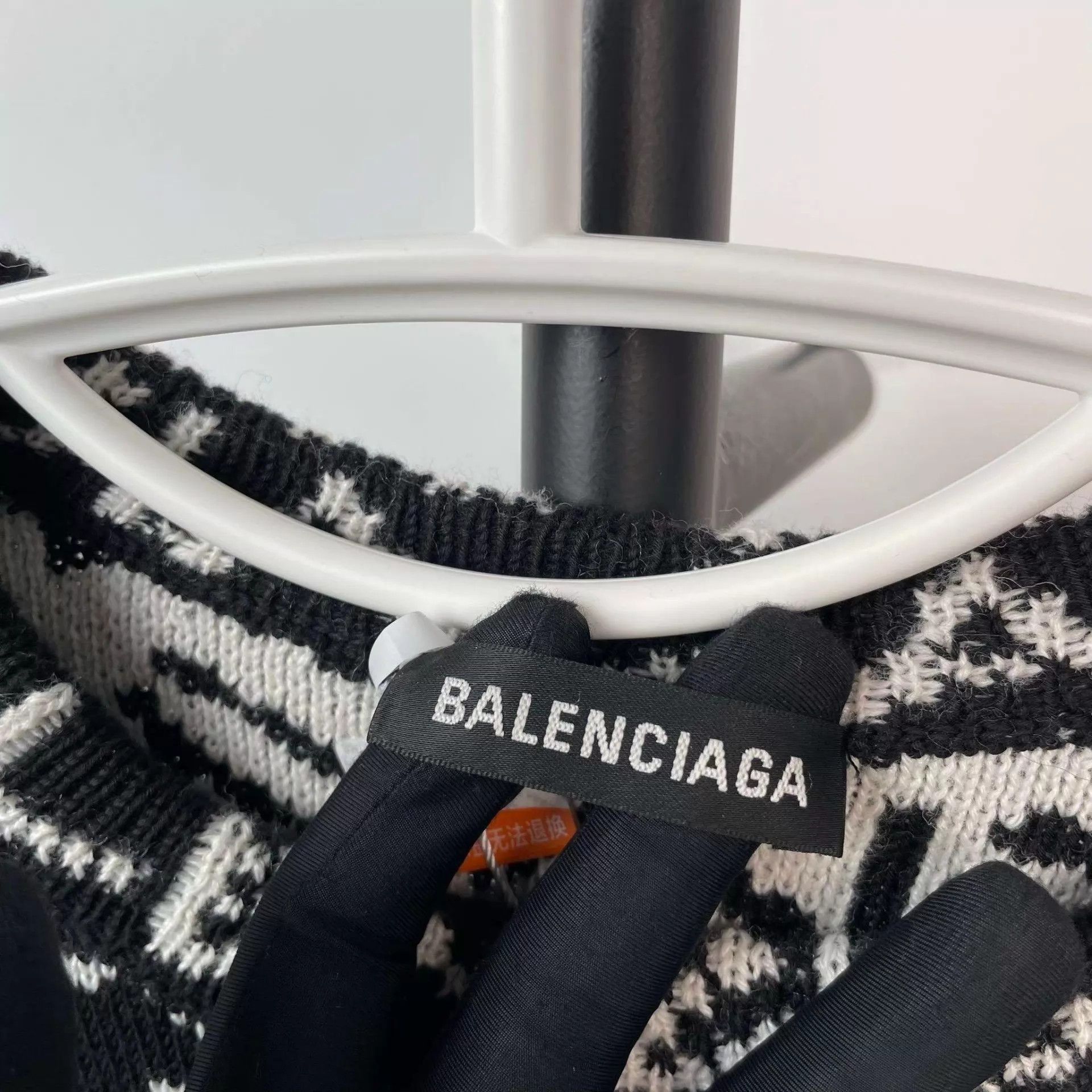Balenciaga Balenciaga XS Black & White Size US XS / EU 42 / 0 - 7 Thumbnail