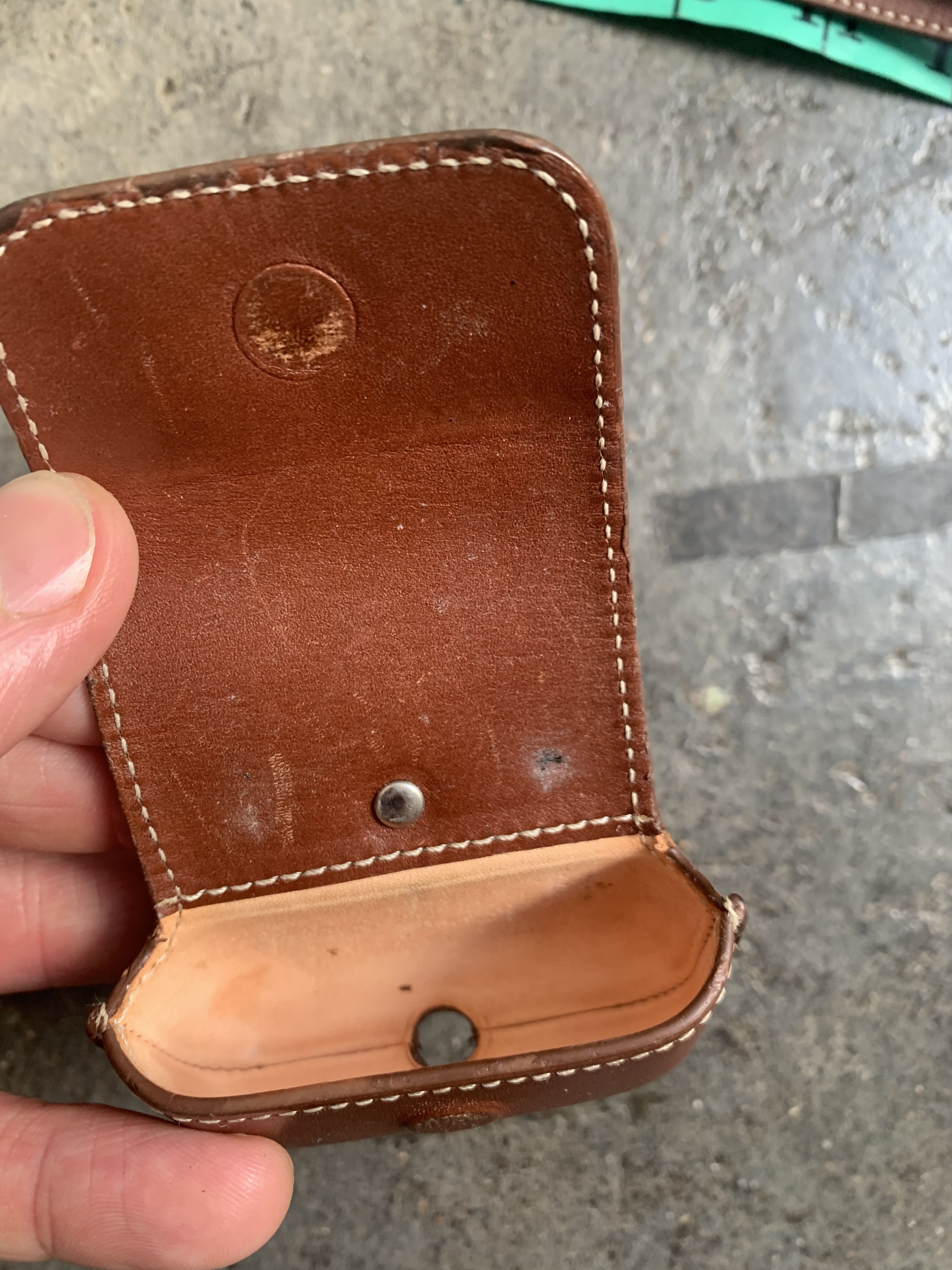 A.P.C. 200$ Chic Air Pod Pro Leather Magnet w/ Detachable Necklace Size ONE SIZE - 2 Thumbnail