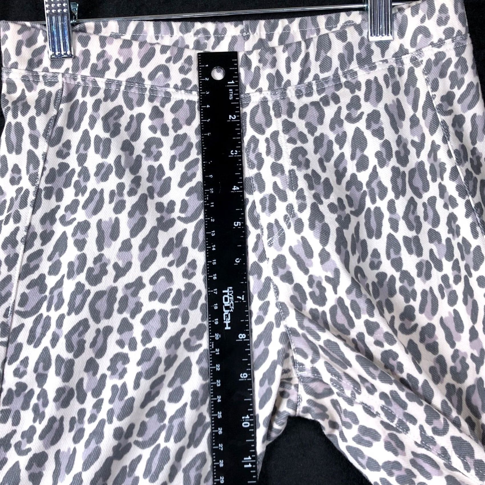Uniqlo UniQlo Womens Pants Gray Leopard Print Pull On Straight Leg Stretch Small Size 26" / US 2 / IT 38 - 6 Thumbnail