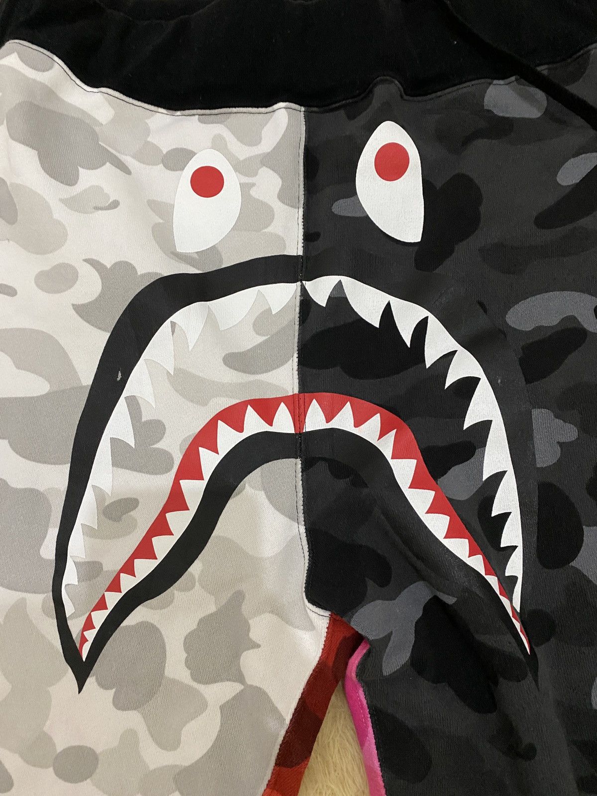 Bape Crazy Camo Shark Sweat Pants Size US 33 - 3 Thumbnail