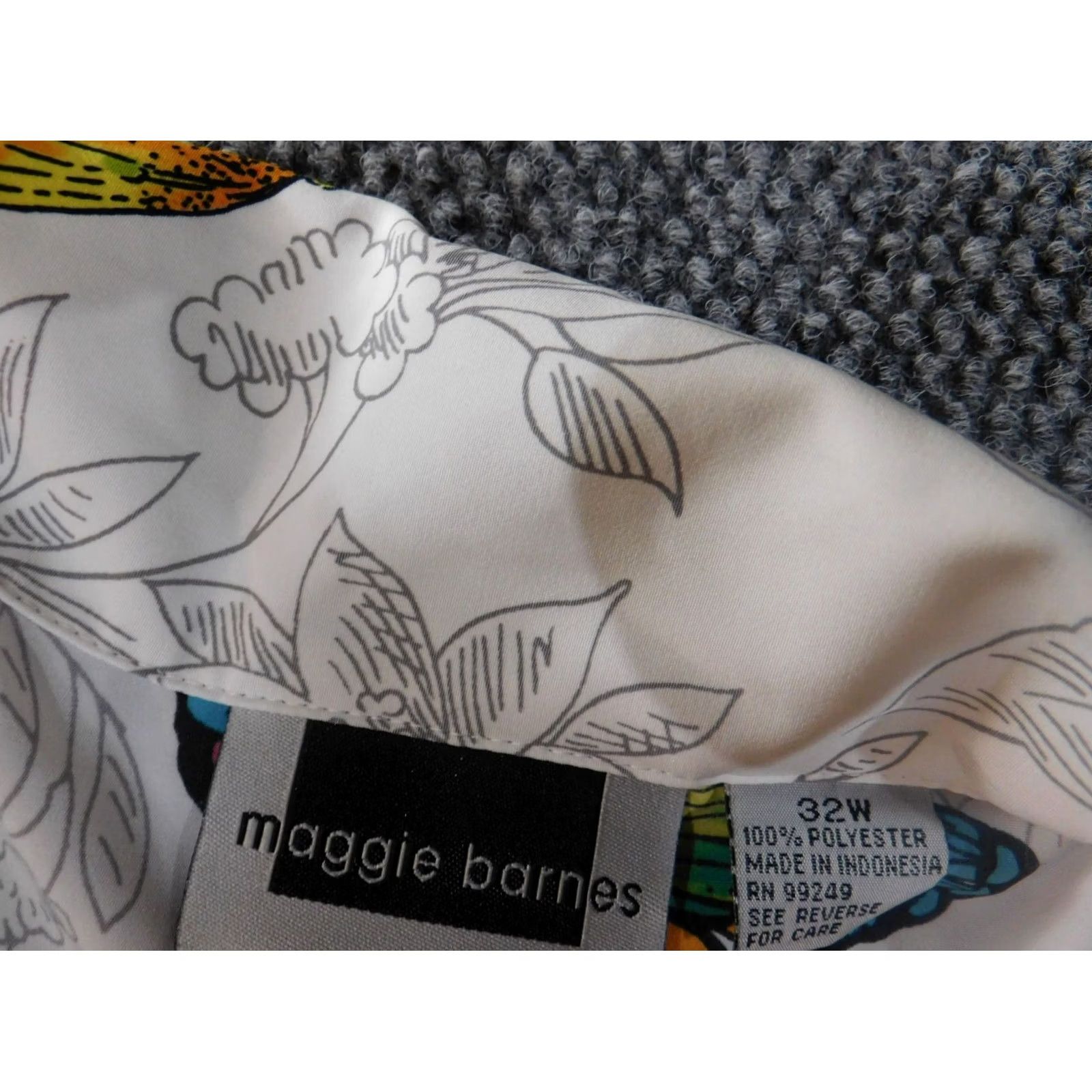 Vintage Maggie Barnes Button-Up Top Womens 32W Plus Size White Floral Butterfly Polyester Raglan Sleeve Collared Long Sleeve Casual Stretch Regular Size XXS / US 00 / IT 34 - 4 Thumbnail