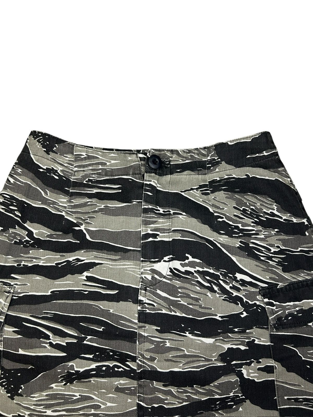 Undercover F/W 00 Camo Skirt Size 26" / US 2 / IT 38 - 2 Thumbnail