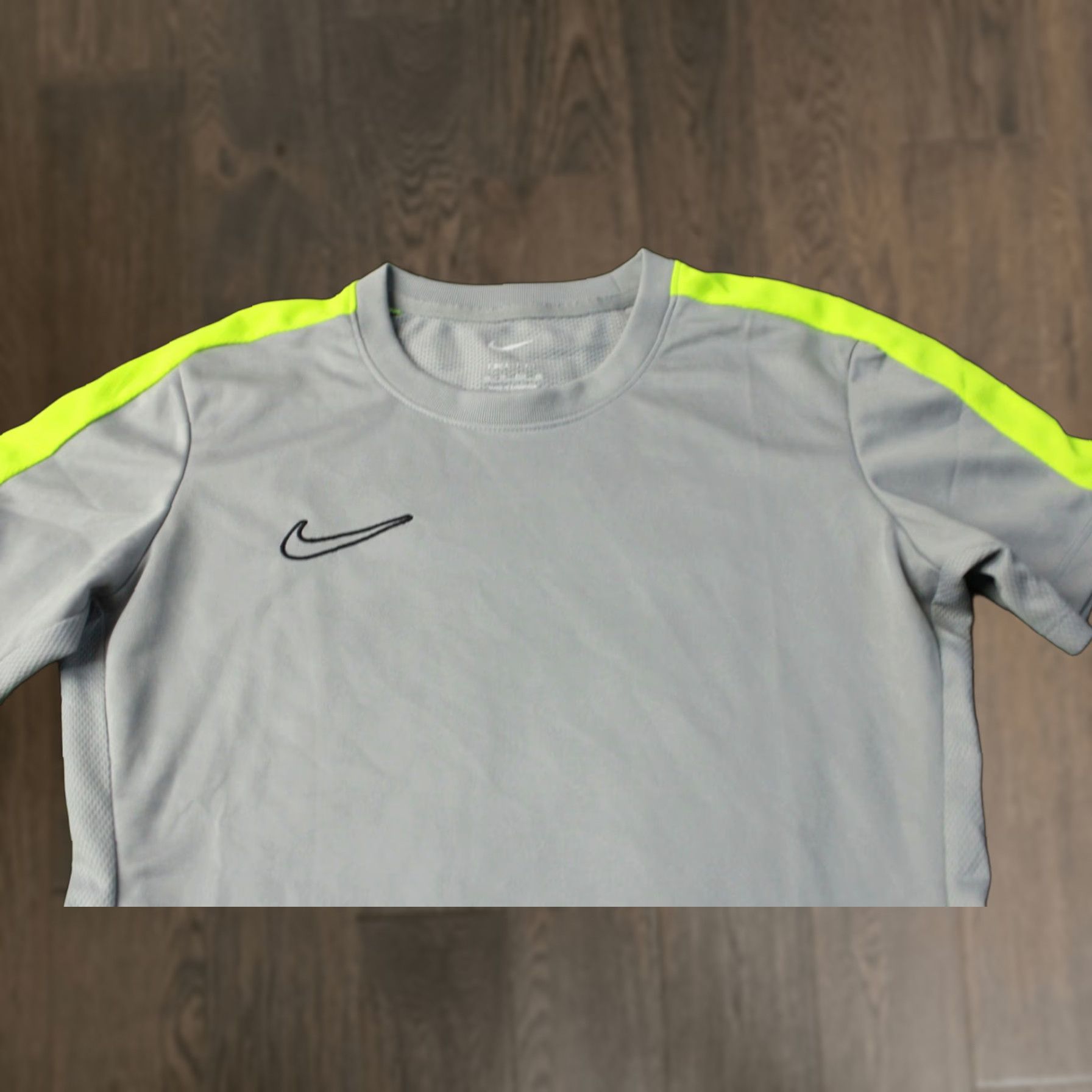 Nike NIKE Academy Dri-FIT 2023 Women Football Soccer Shirt XS Nike Academy Dri-FIT Shirt Women Football Soccer XS Size XS / US 0-2 / IT 36-38 - 1 Thumbnail