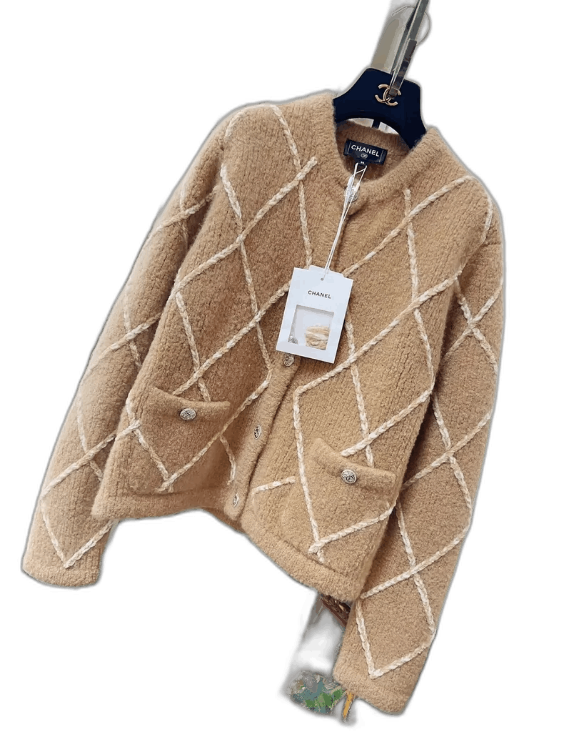 Chanel Chanel Beige Quilted Cardigan with Diamond Buttons Size S / US 4 / IT 40 - 1 Thumbnail