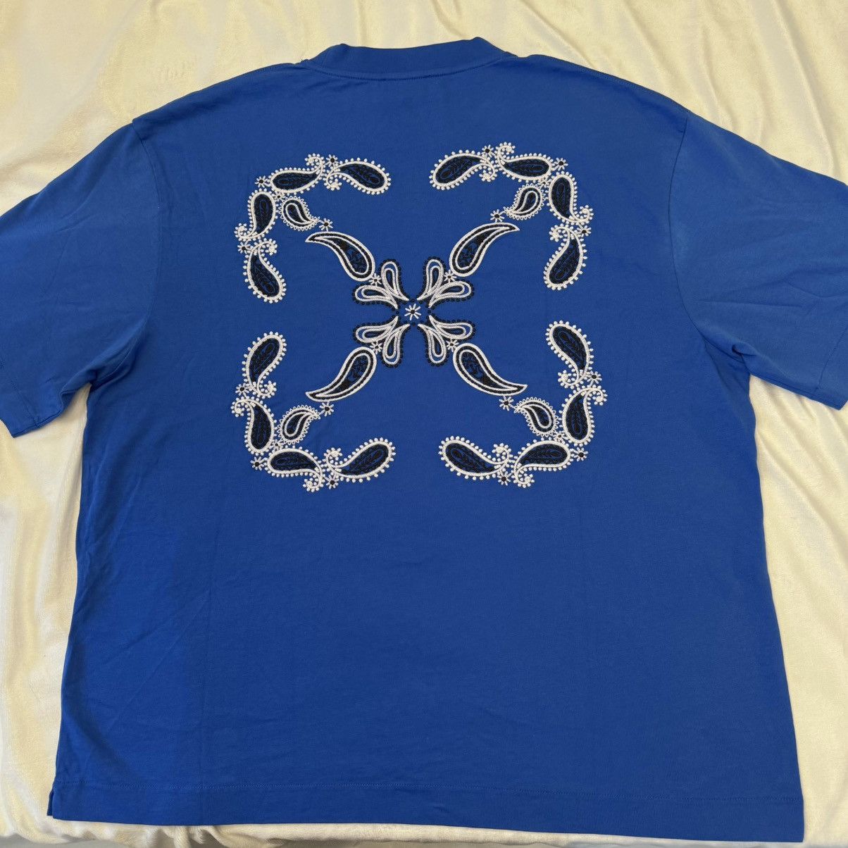 Off-White OFF-WHITE c/o Virgil Abloh Bandana Embroidered Arrow Tee Size US XL / EU 56 / 4 - 3 Thumbnail